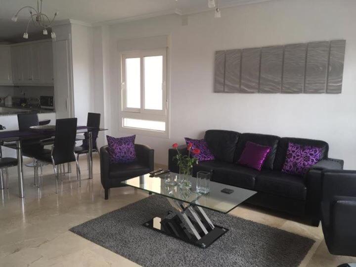 Apartamento con Balcón