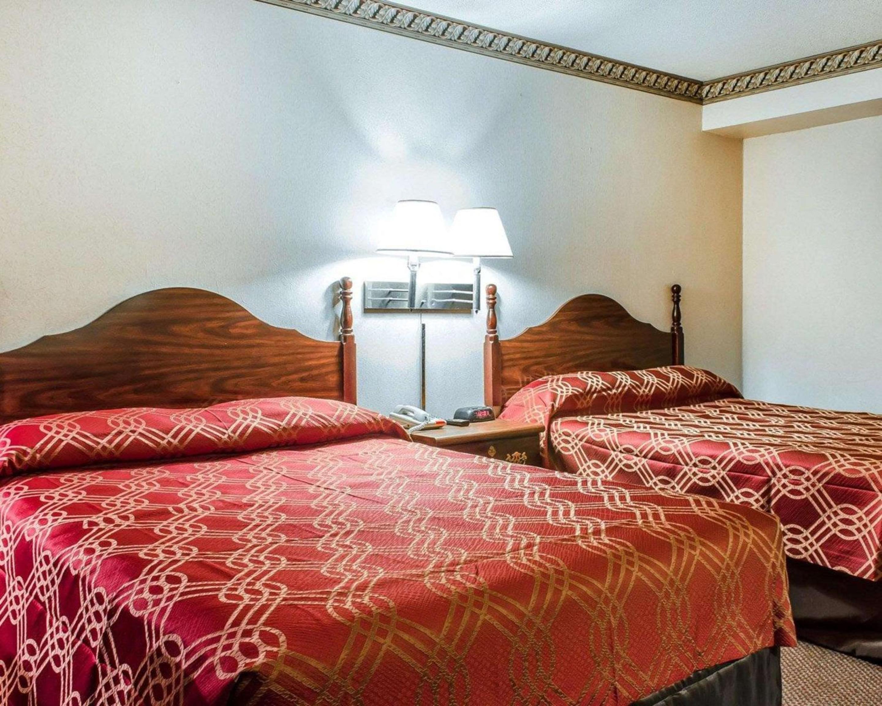 Double Room with Two Double Beds - Non-Smoking - Photo 3
