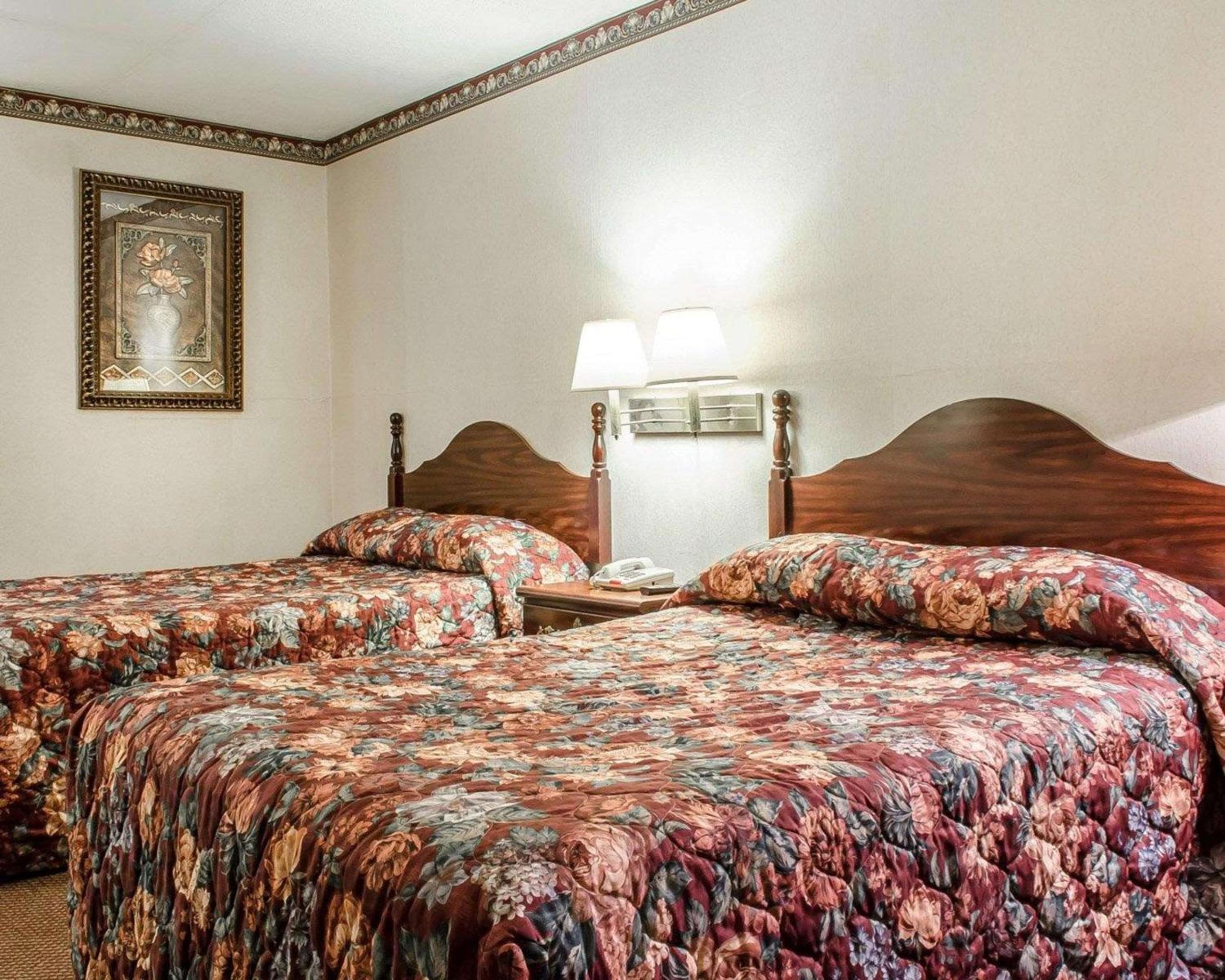 Double Room with Two Double Beds - Smoking - Photo 4