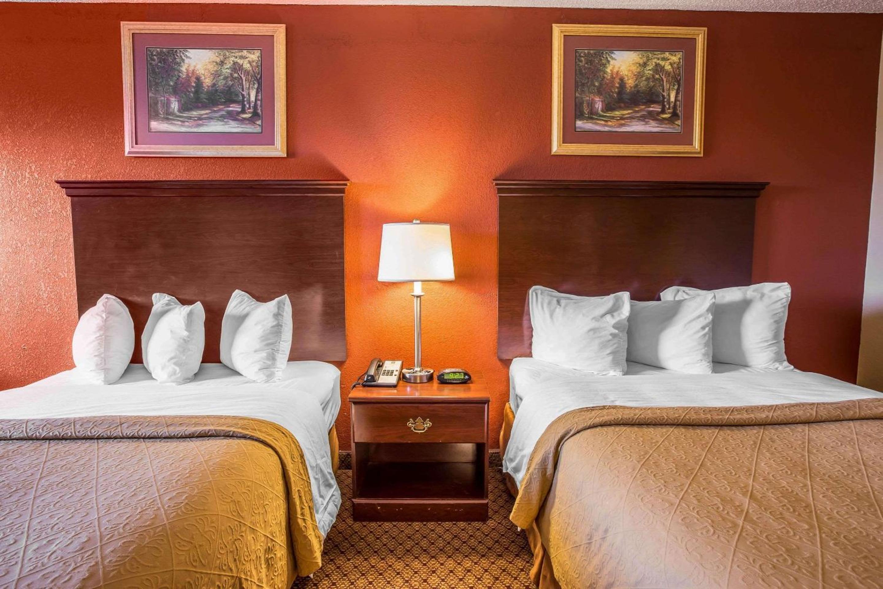 Double Room with Two Double Beds - Smoking - Photo 5