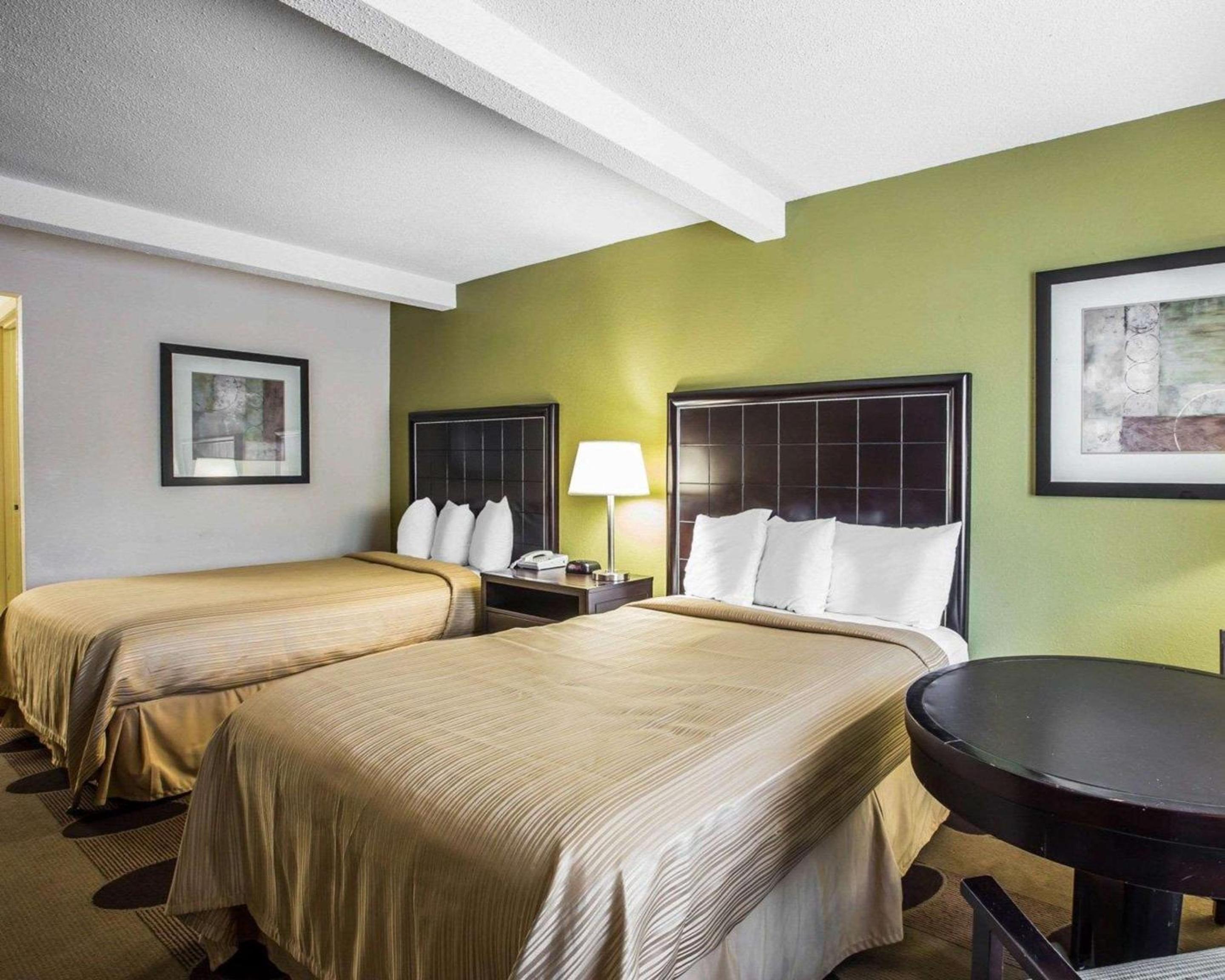 Double Room with Two Double Beds - Non-Smoking - Photo 4