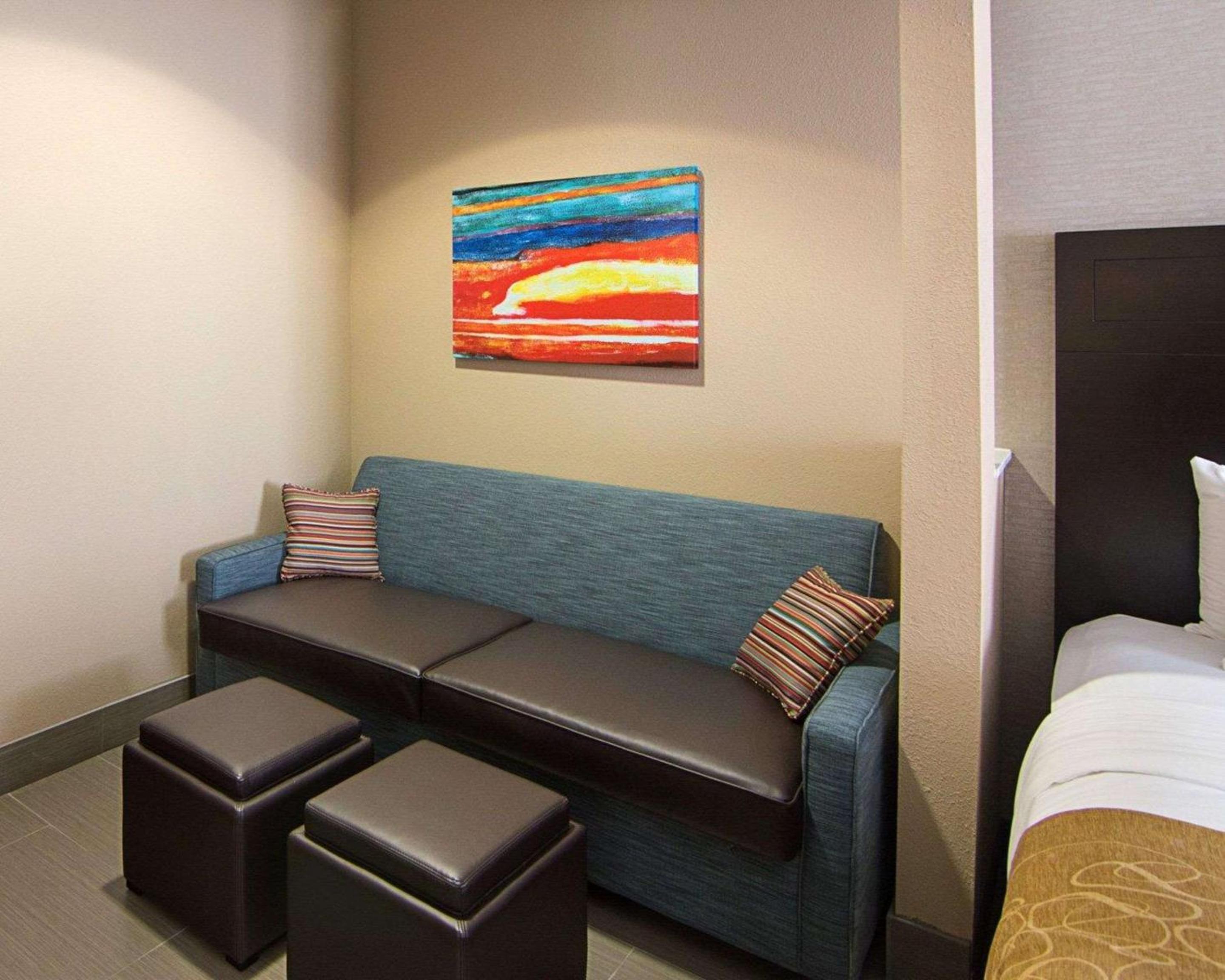 Queen Suite - Disability Access/Non-Smoking - Photo 15