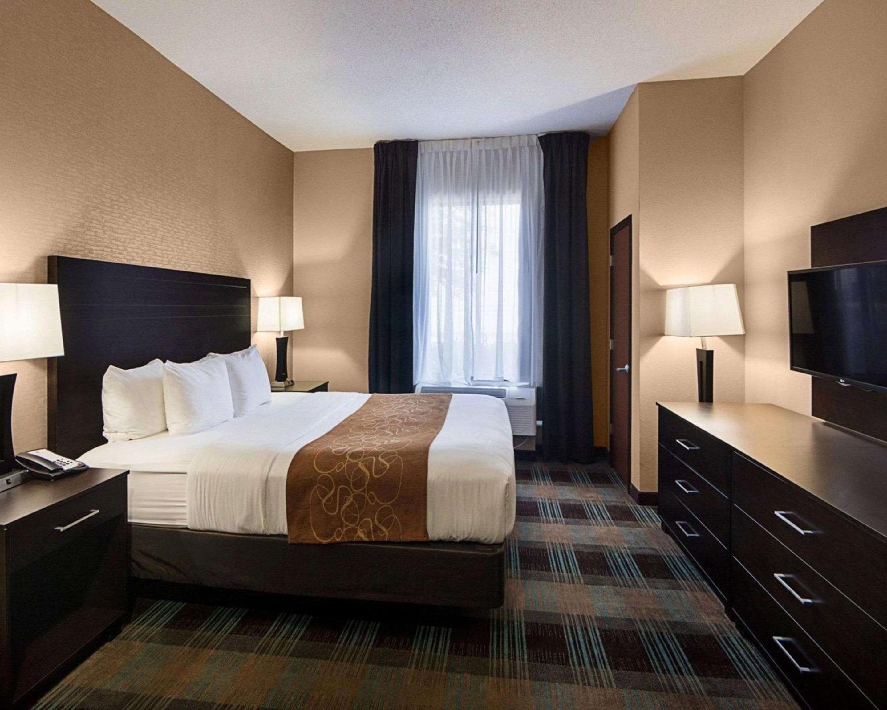 King Suite - Disability Access/Non-Smoking - Photo 7