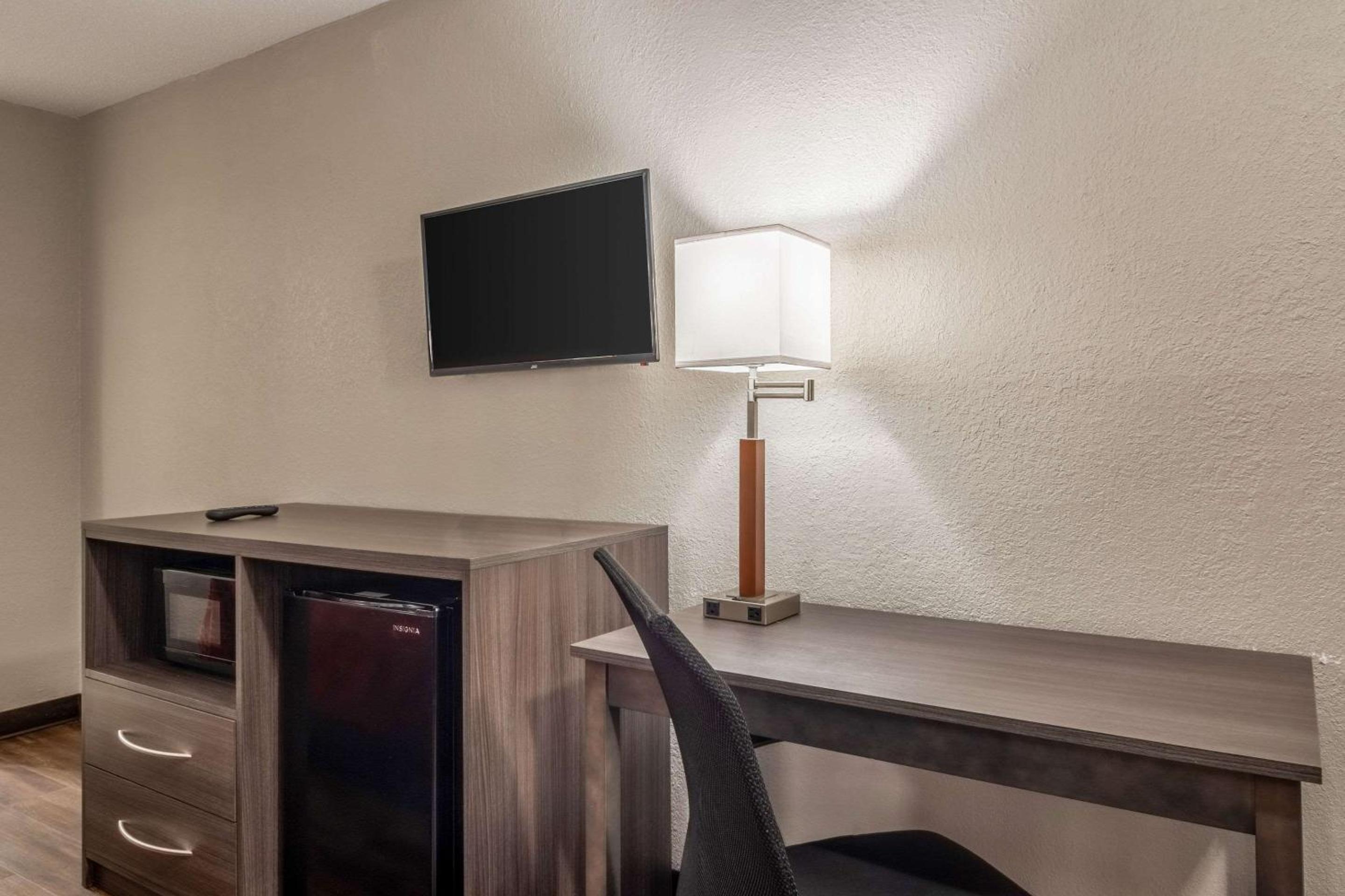 King Room - Non-Smoking photo 3