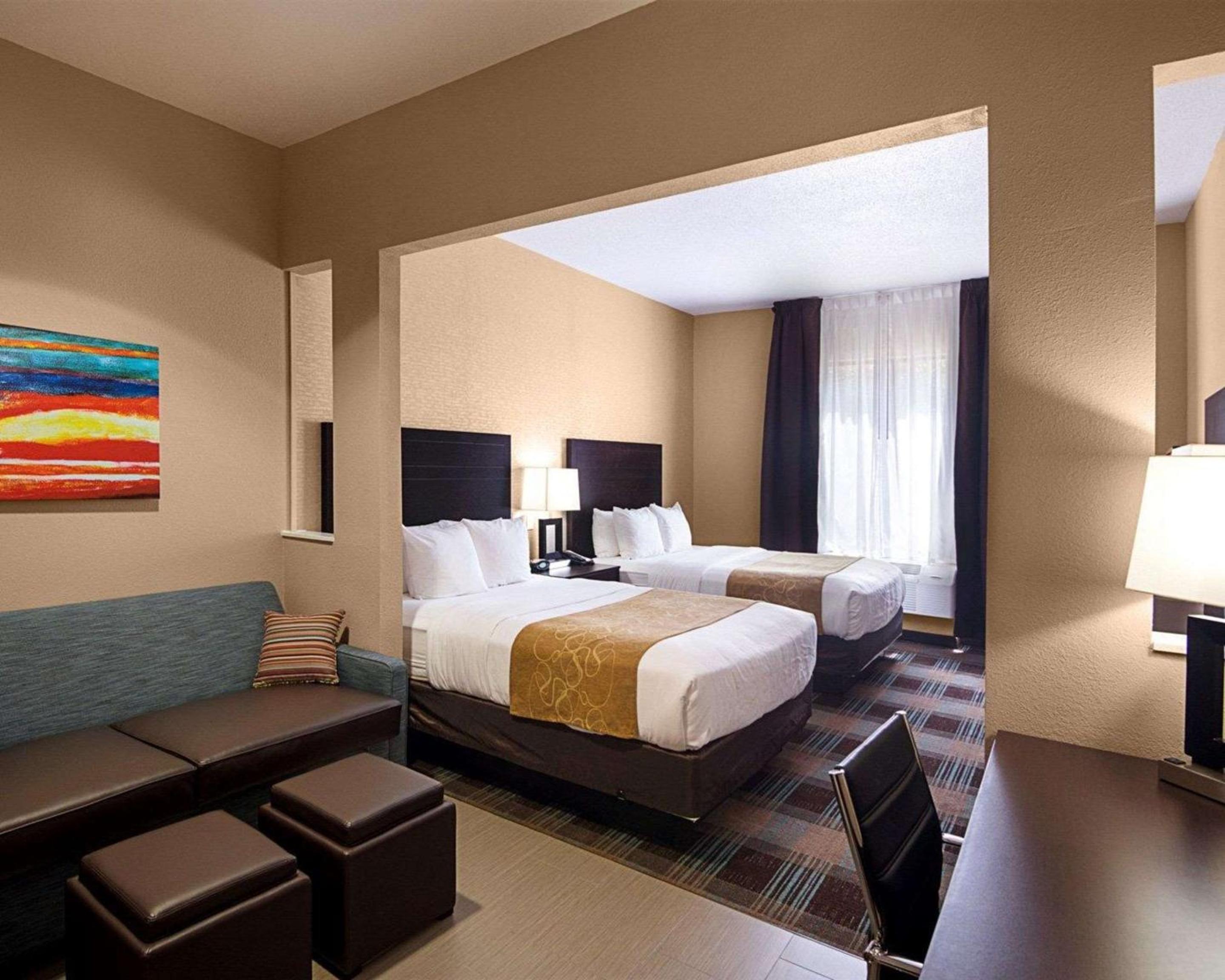Queen Suite - Disability Access/Non-Smoking - Photo 12