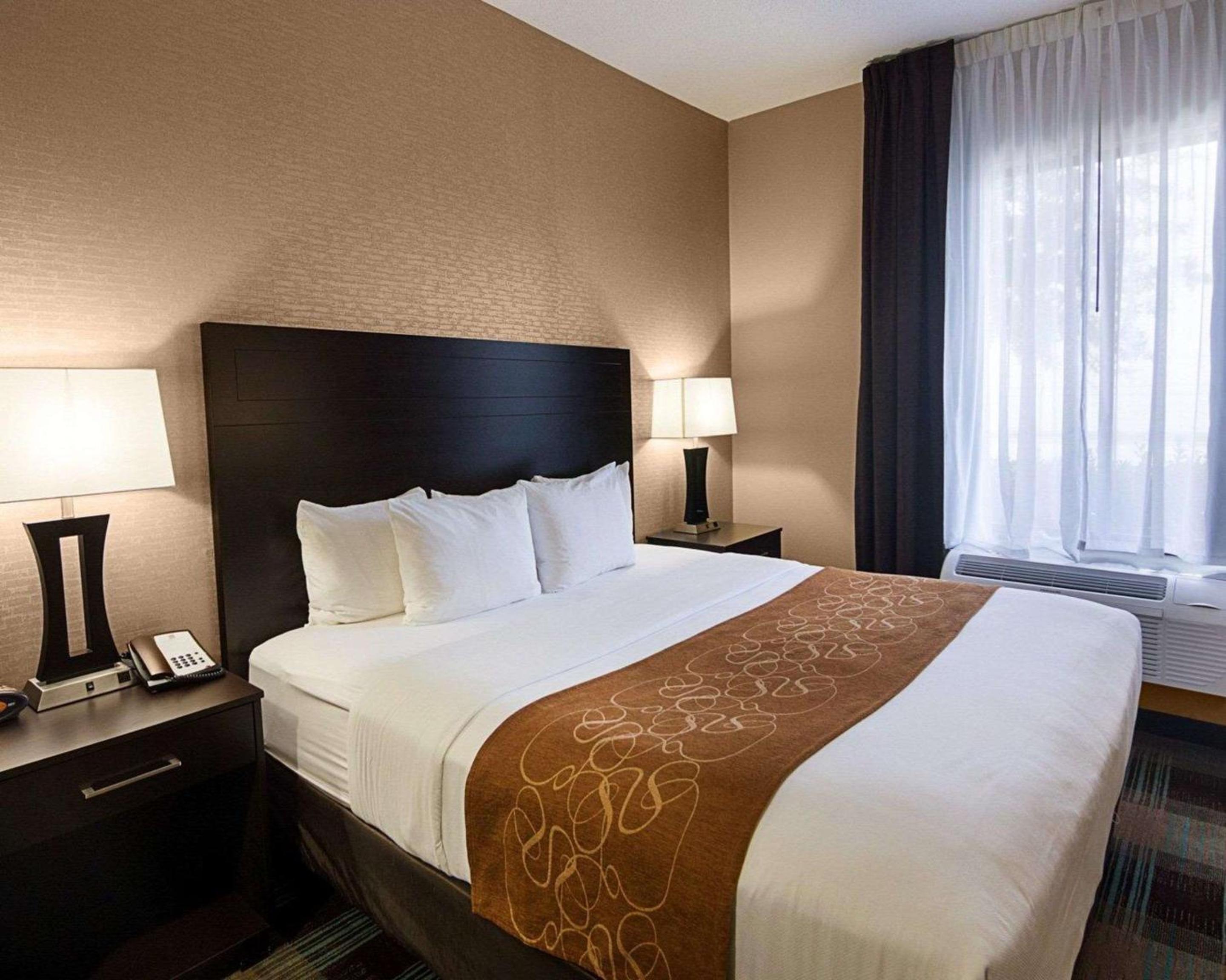 King Suite - Disability Access/Non-Smoking - Photo 9