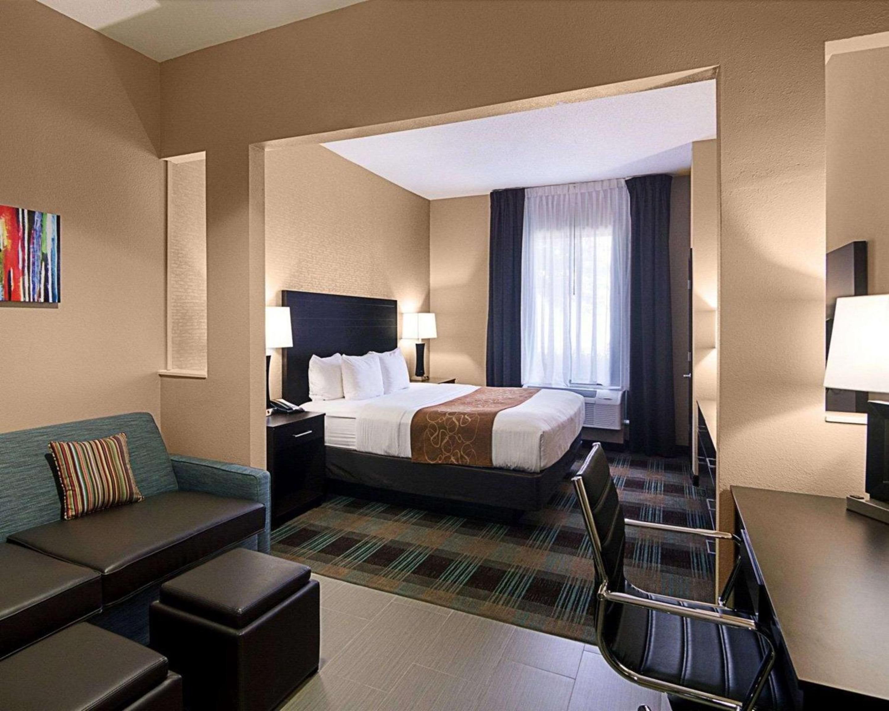 King Suite - Disability Access/Non-Smoking - Photo 5