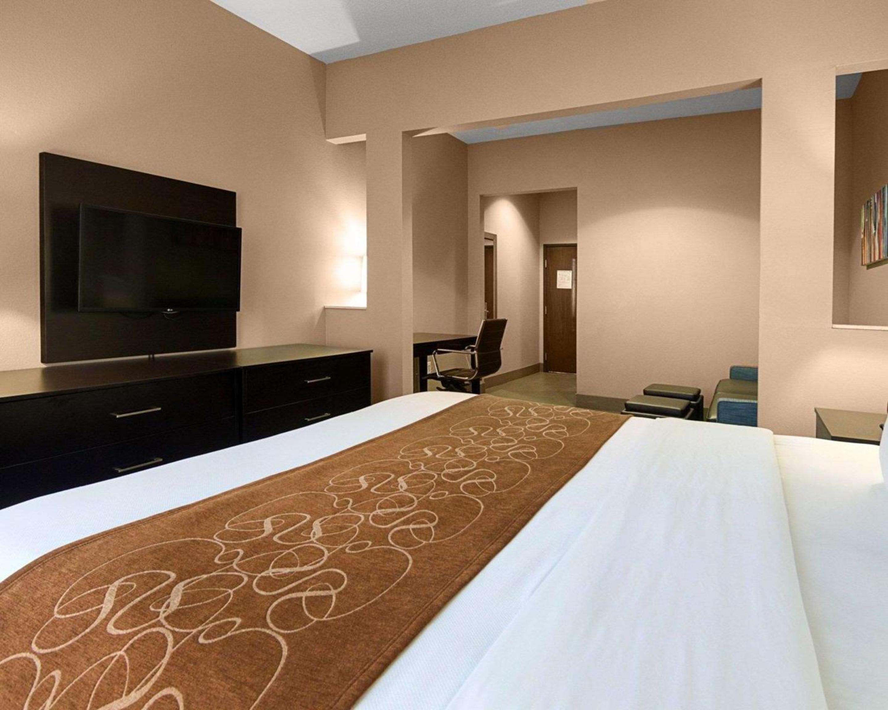 King Suite - Disability Access/Non-Smoking - Photo 4