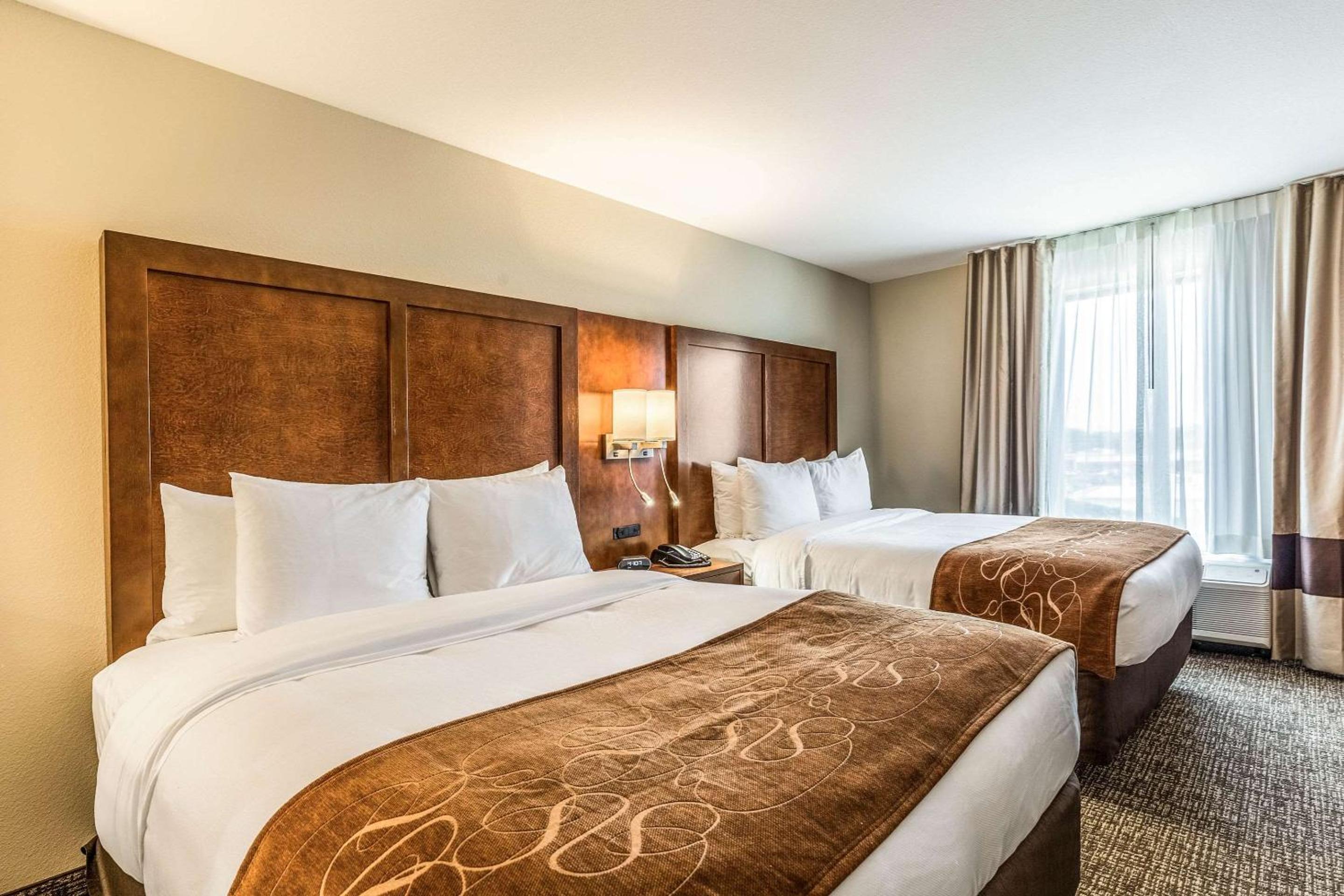 Queen Suite with Two Queen Beds - Non-Smoking