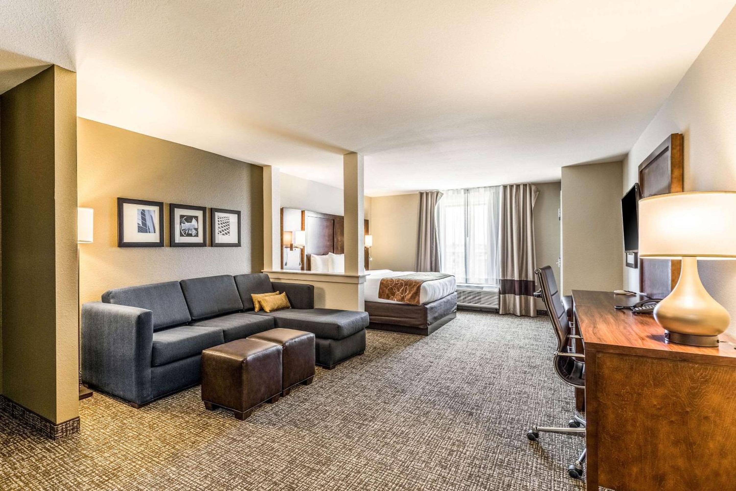 King Suite with Kitchenette - Non-Smoking