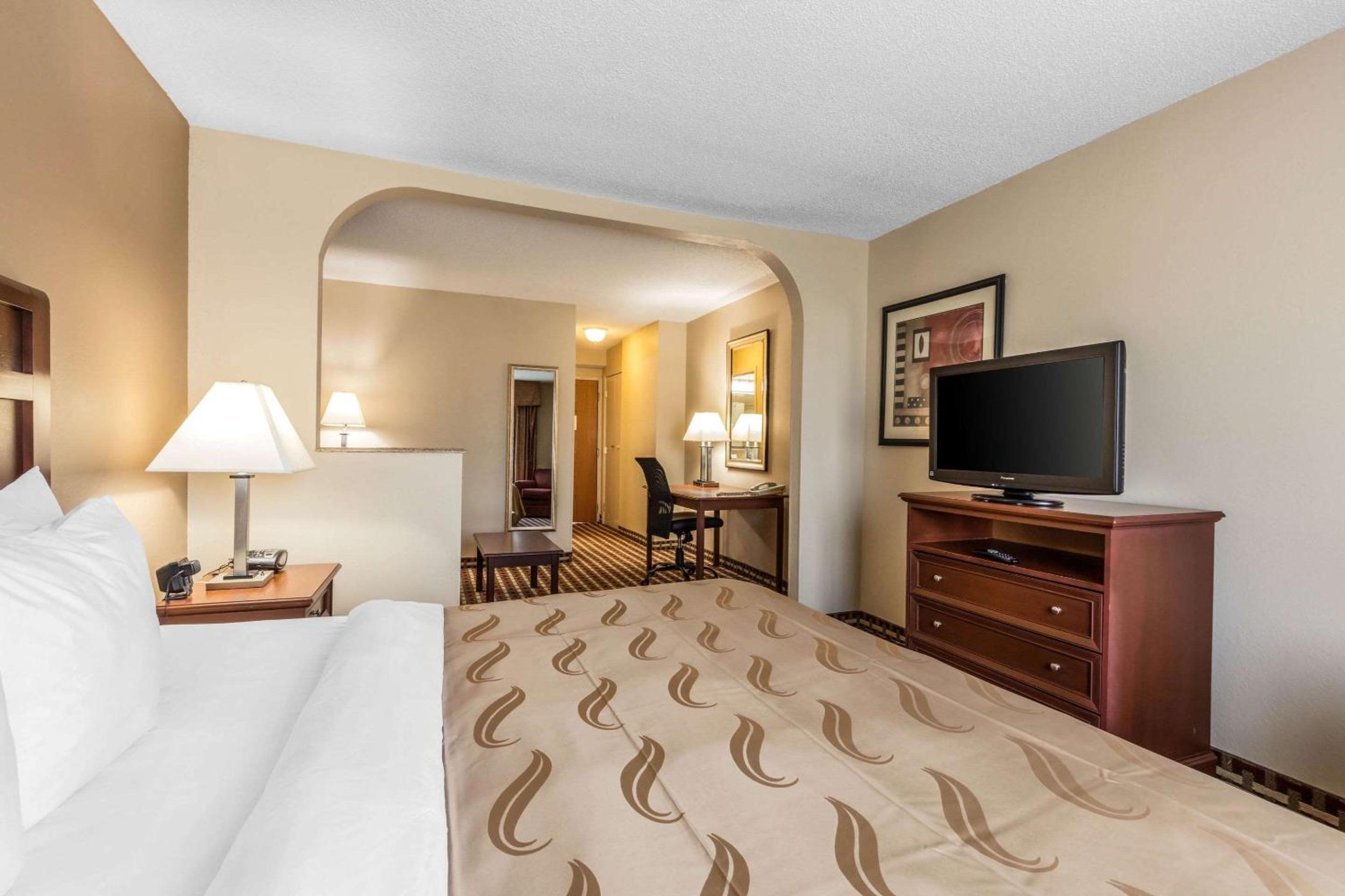 King Suite - Photo 1