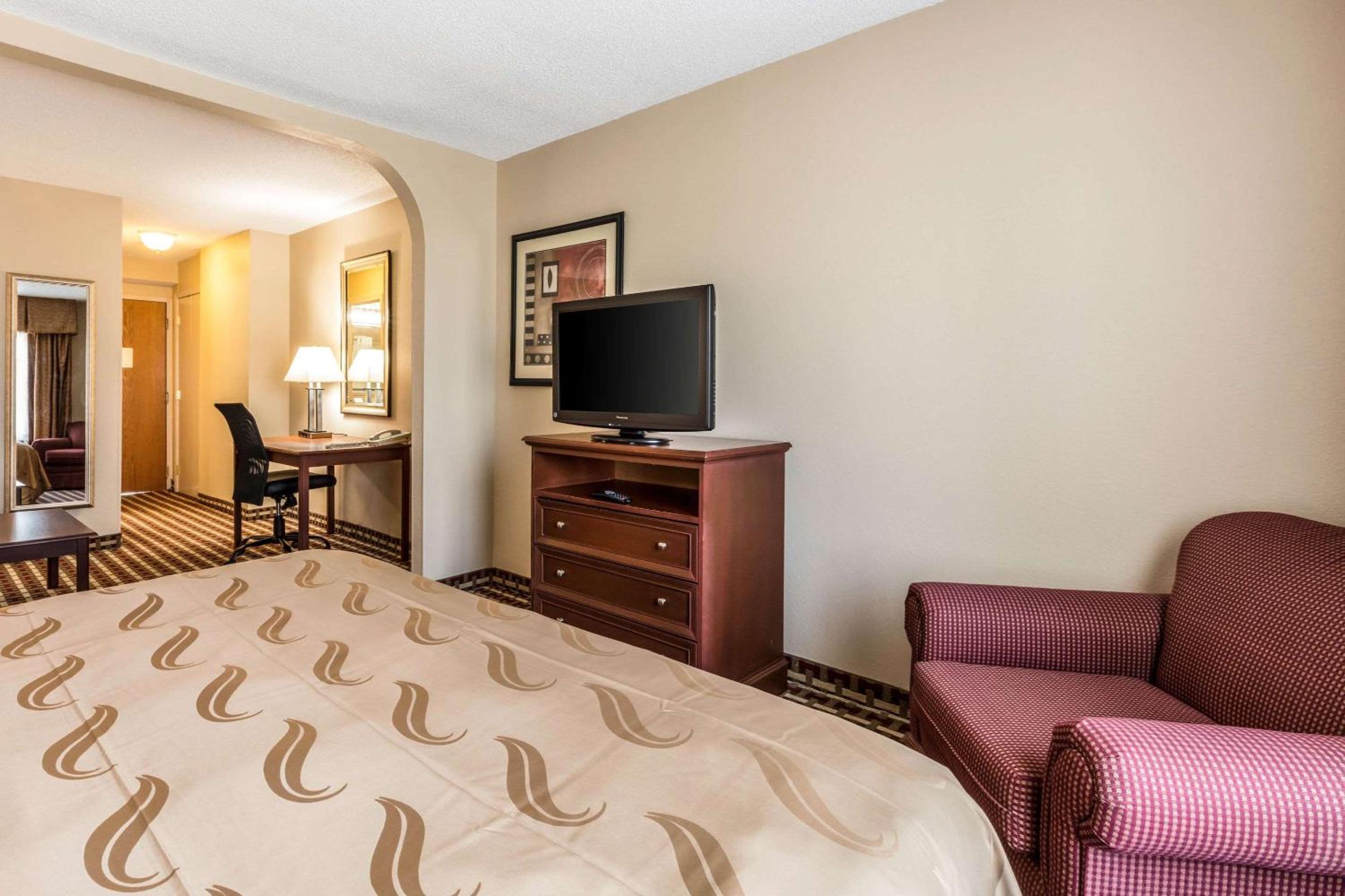 King Suite - Photo 3
