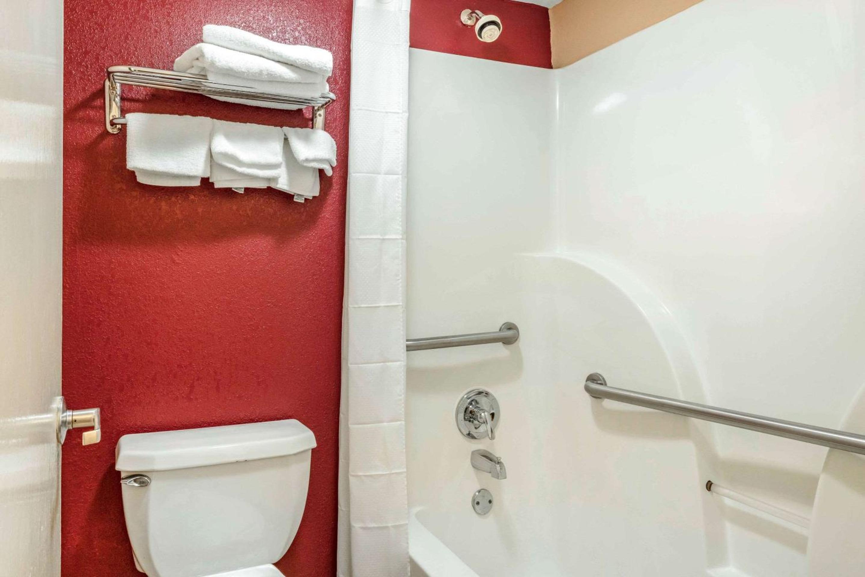 King Room - Non-Smoking photo 3
