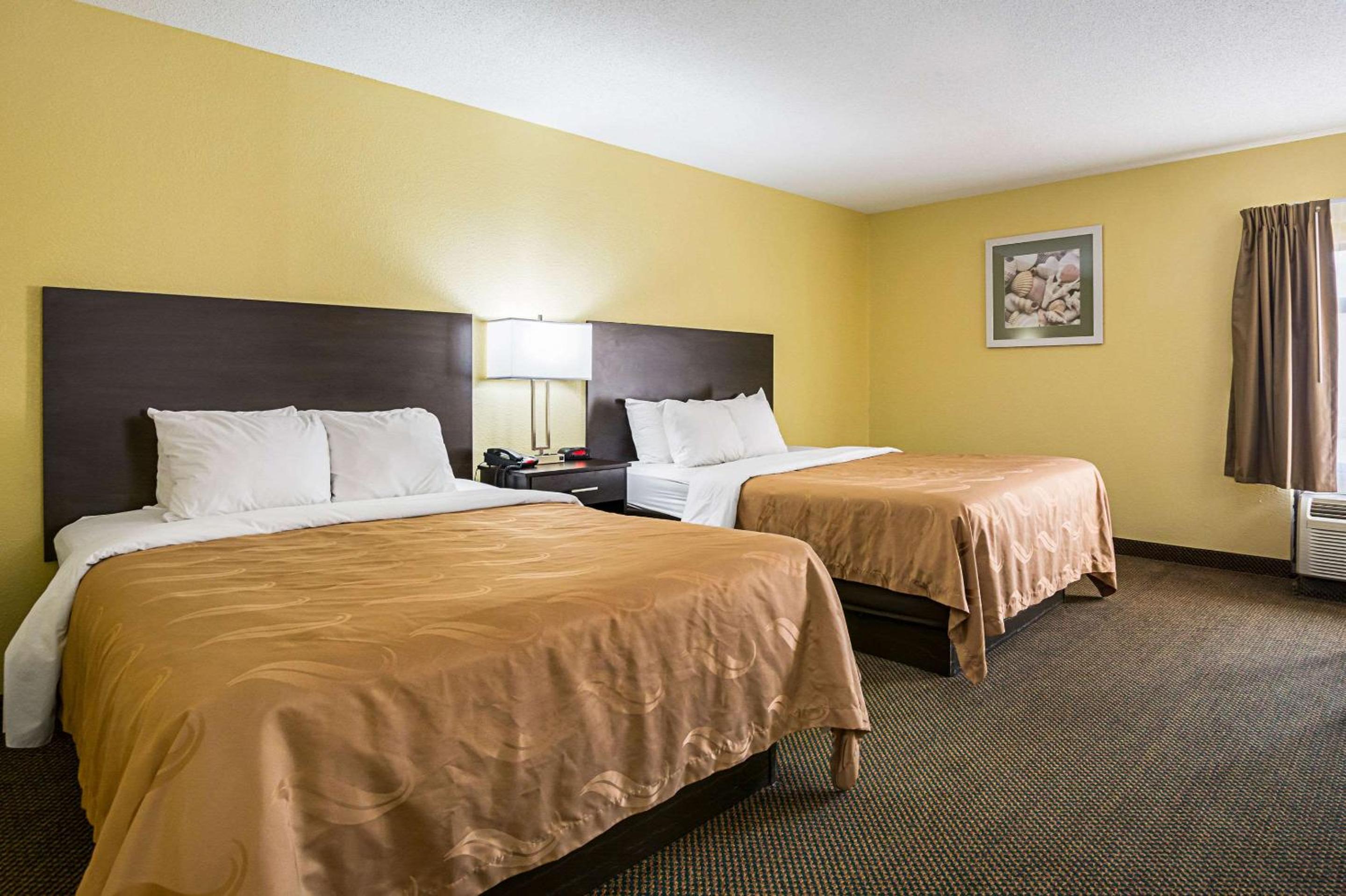 Queen Room with Two Queen Beds - Non-Smoking - Photo 1