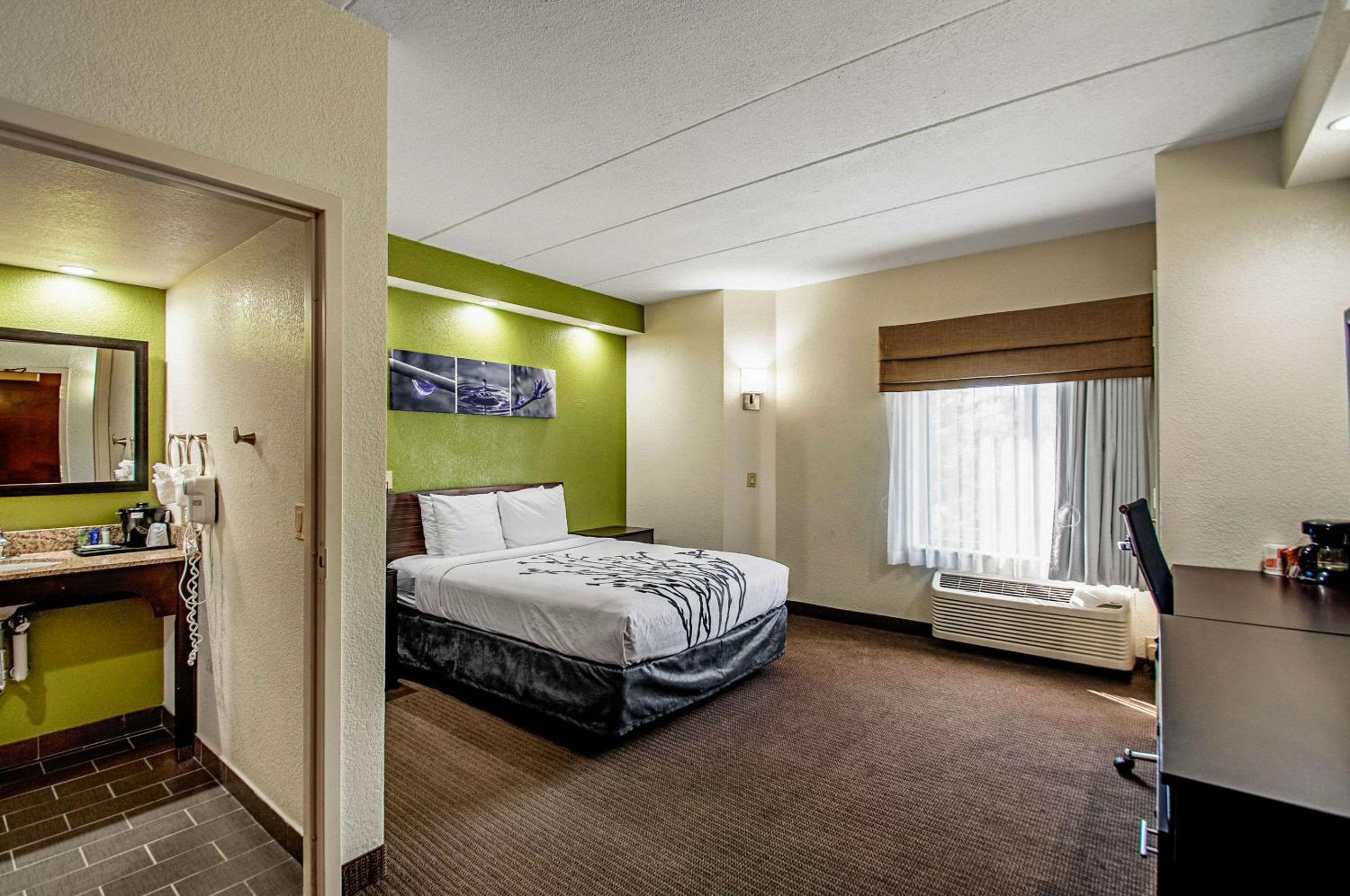 Queen Room - Disability Access/Non-Smoking - Photo 6