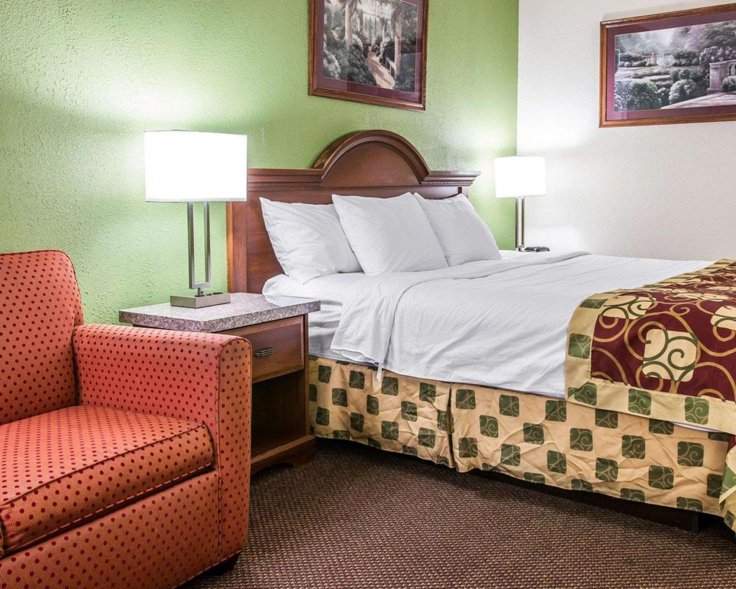 King Room with Sofa Bed photo 3
