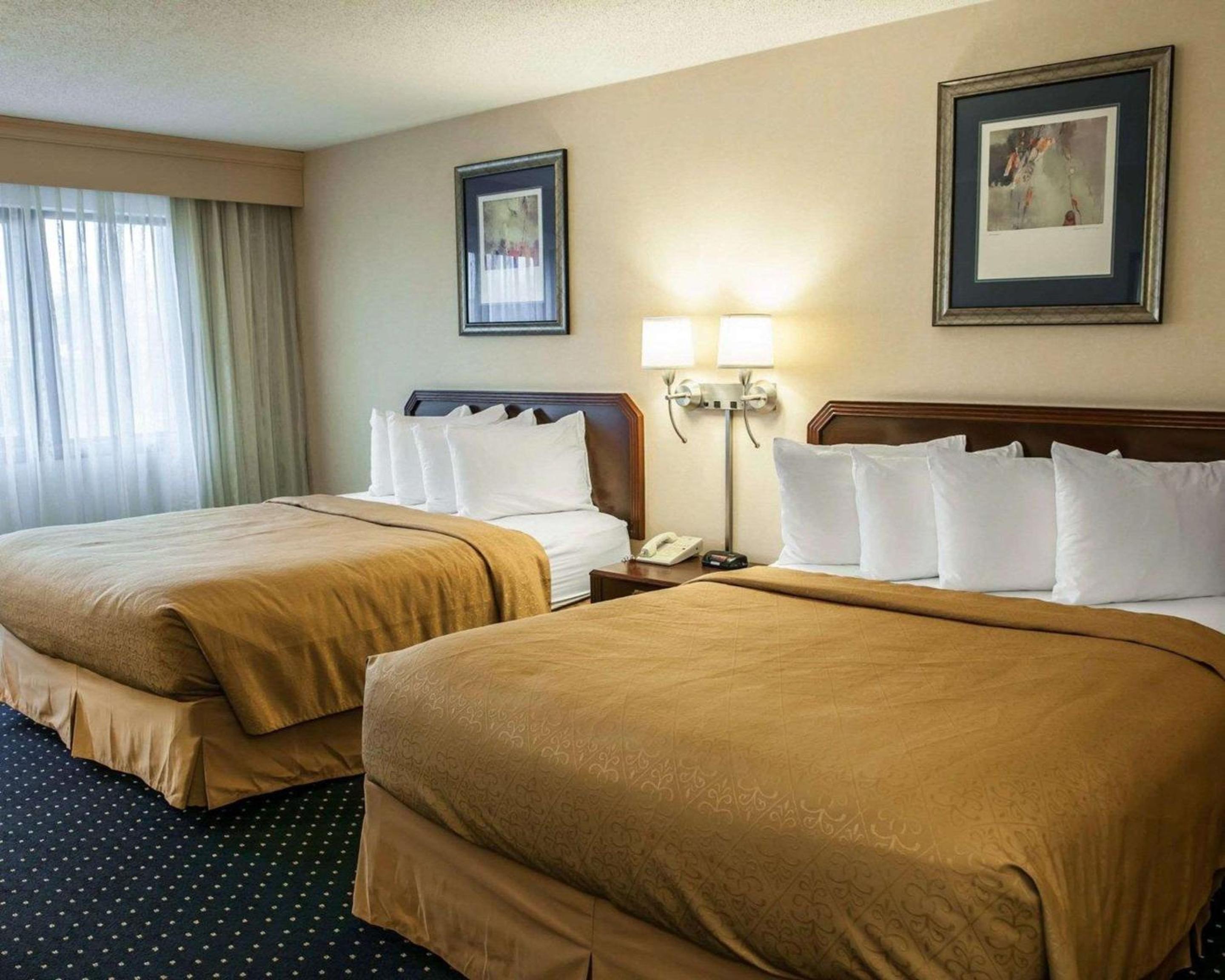 Queen Room with Two Queen Beds - Photo 3