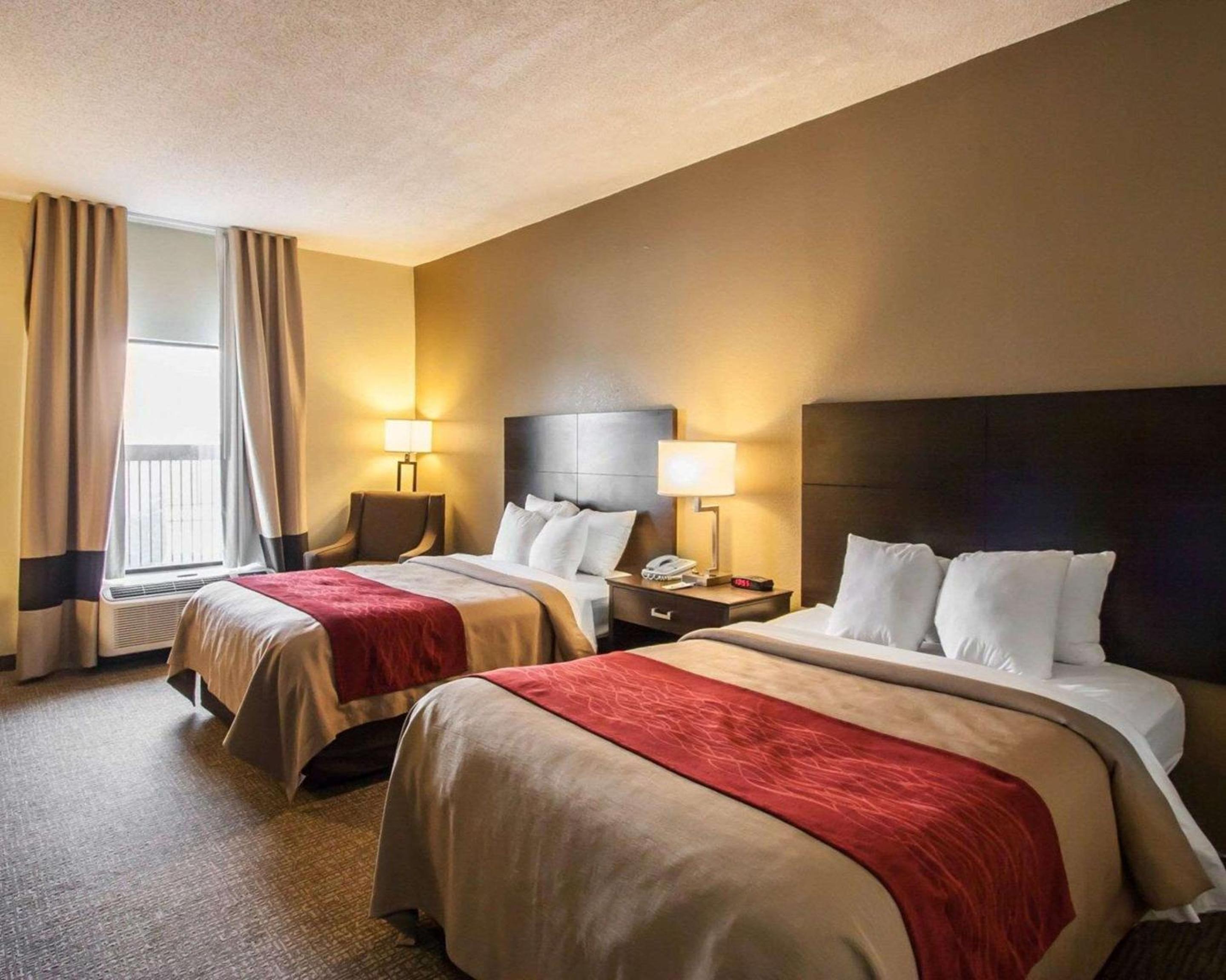 Double Room with Two Double Beds - Non-Smoking - Photo 4