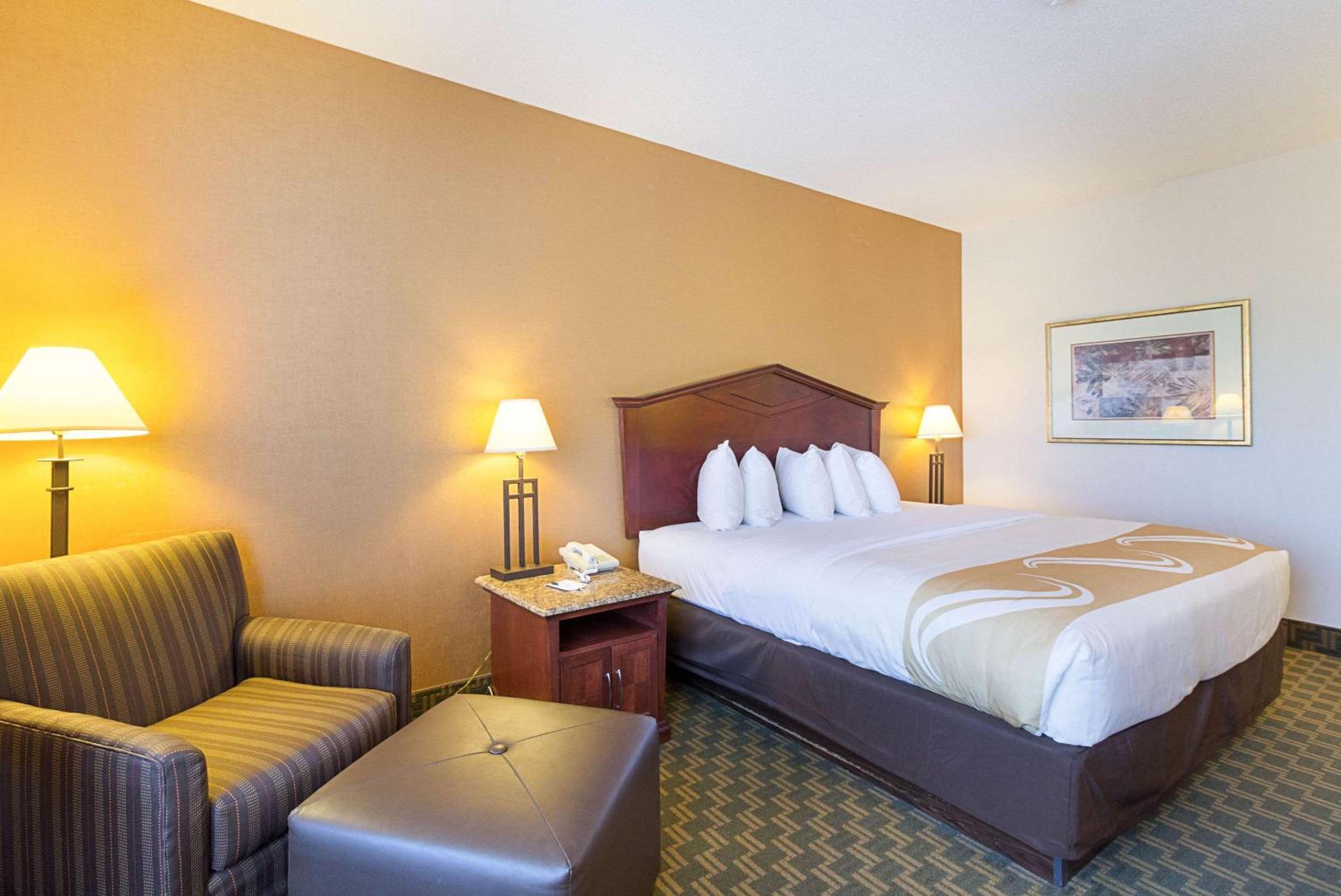 King Room - Accessible/Non-Smoking photo 3