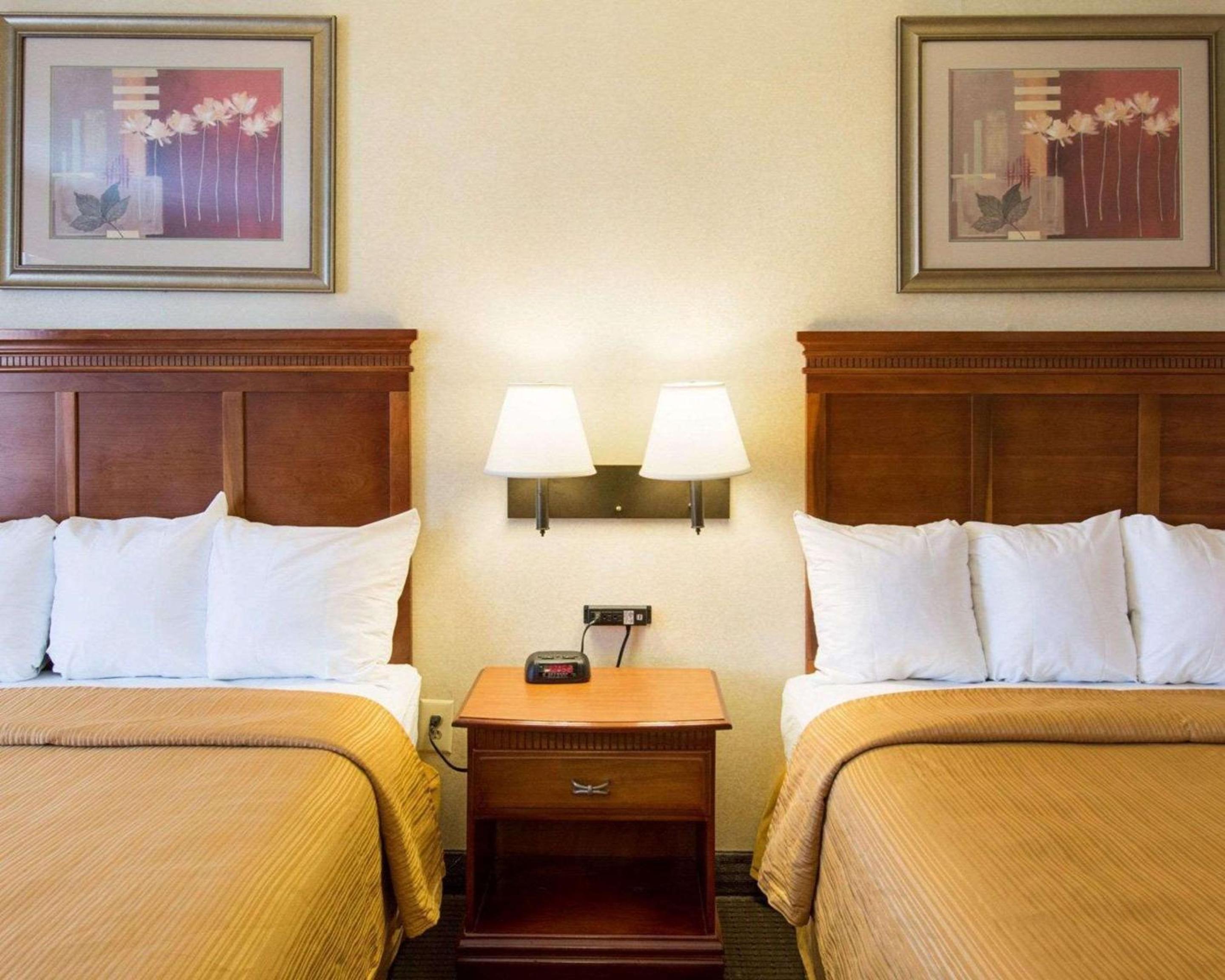 Double Room - Non-Smoking  - Photo 1
