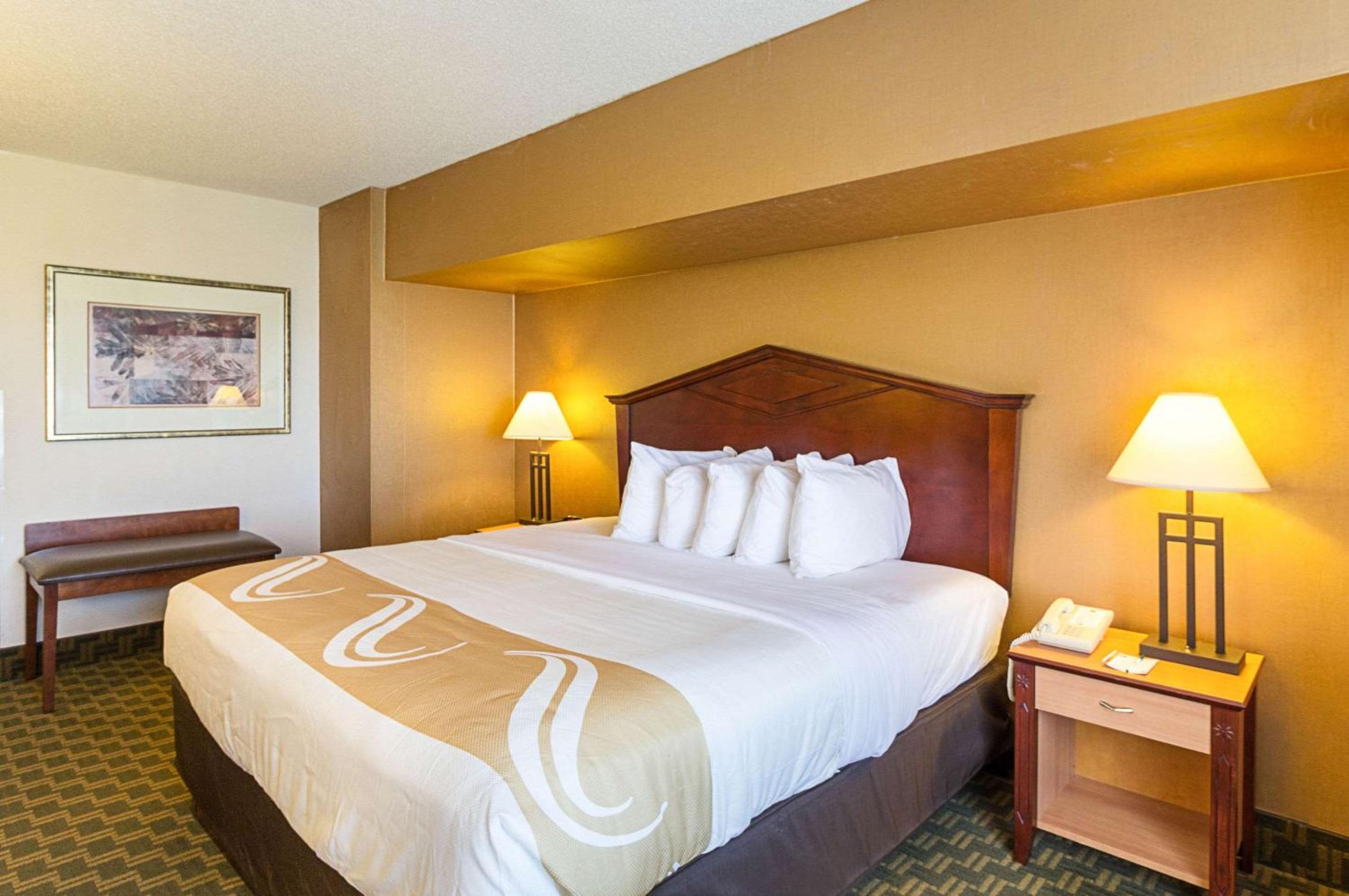 King Room - Non-Smoking photo 3