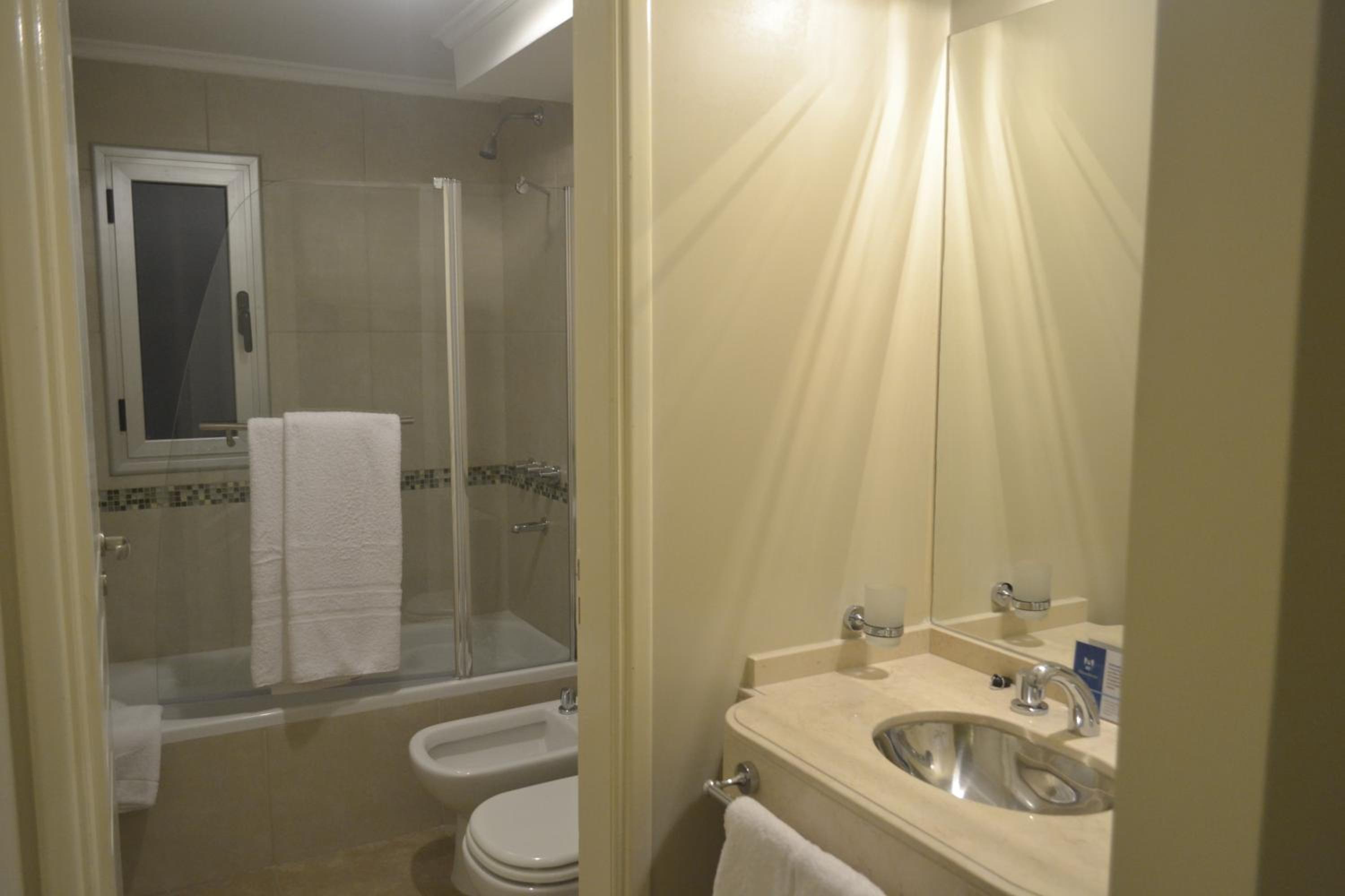 Standard Double or Twin Room photo 3