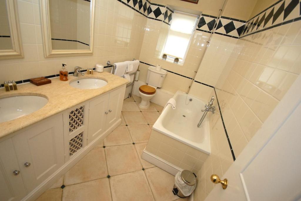 King Room with Garden View photo 2