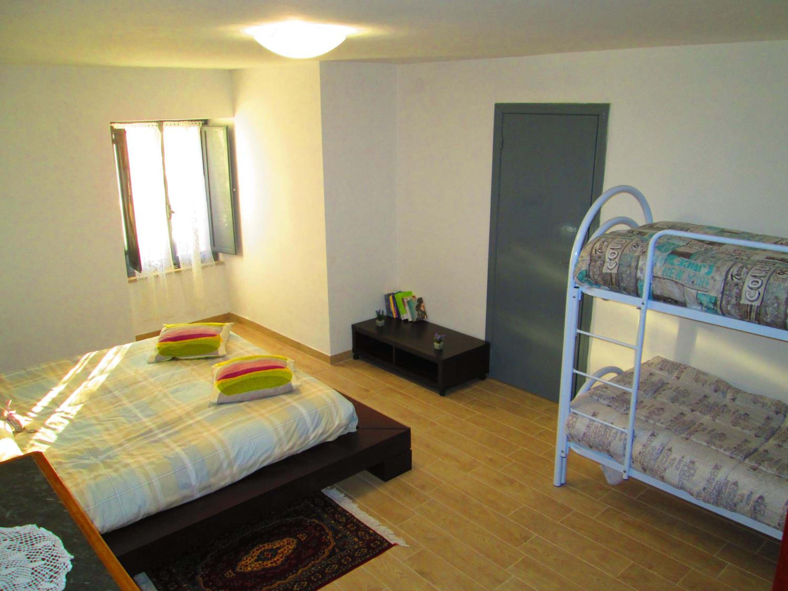 Apartment photo 2