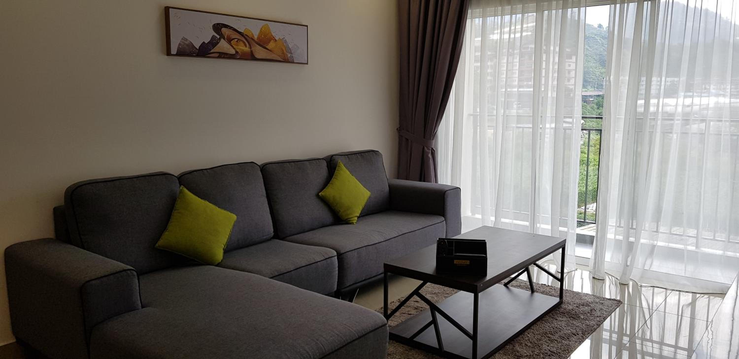 Three-Bedroom Apartment with Garden View photo 3