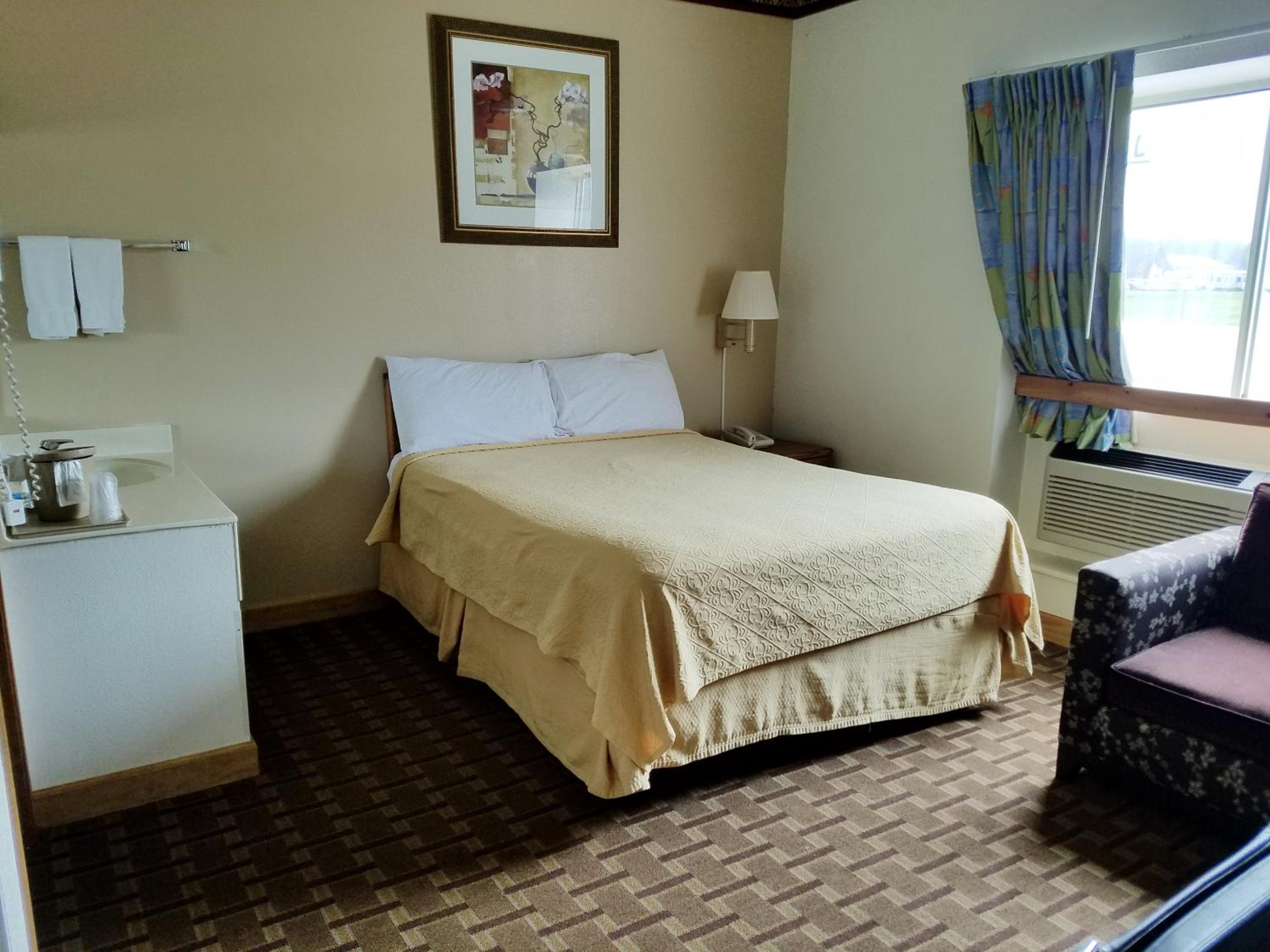 Queen Room photo 3