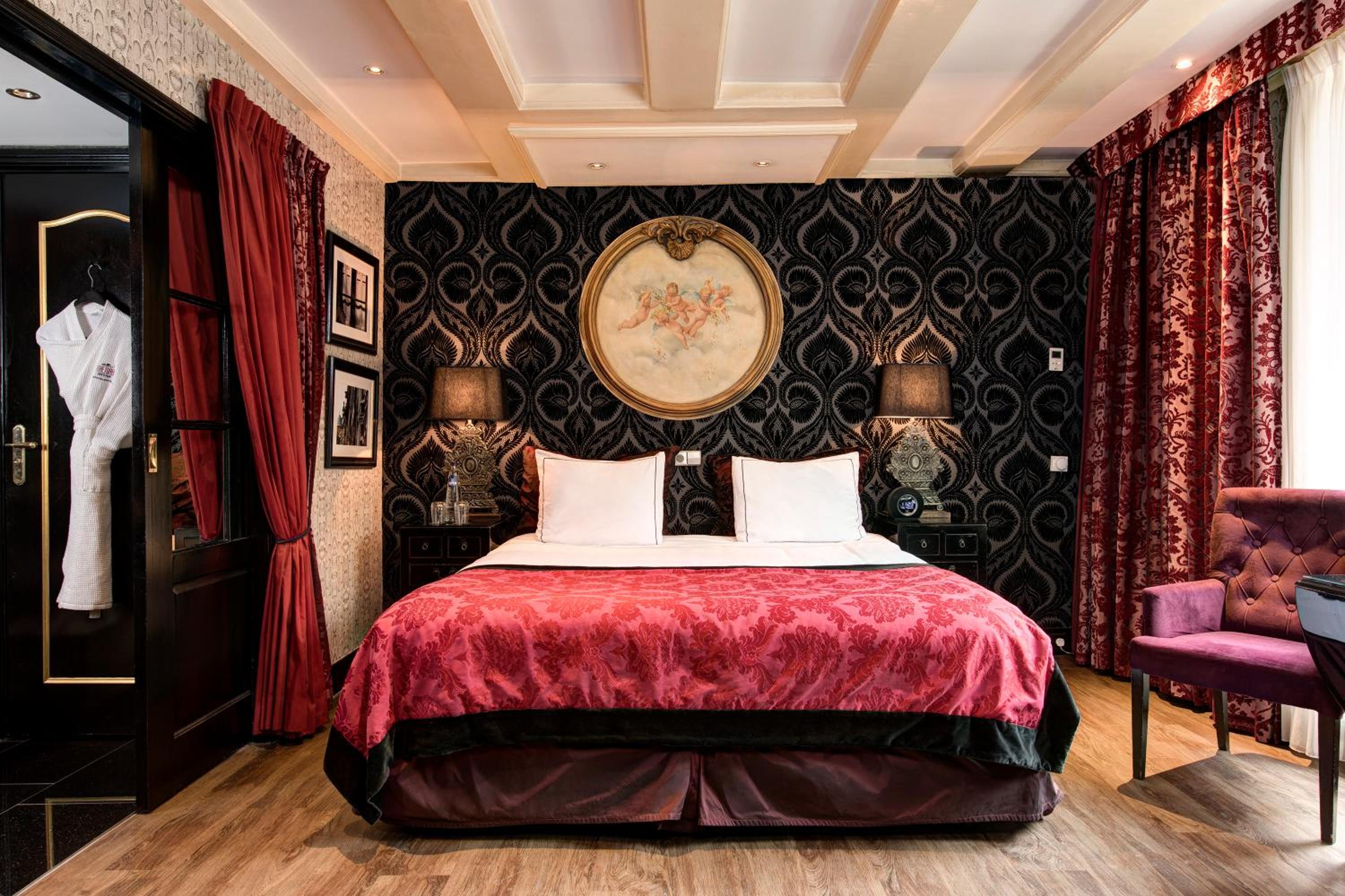 Deluxe Room Garden View with Spa Bath