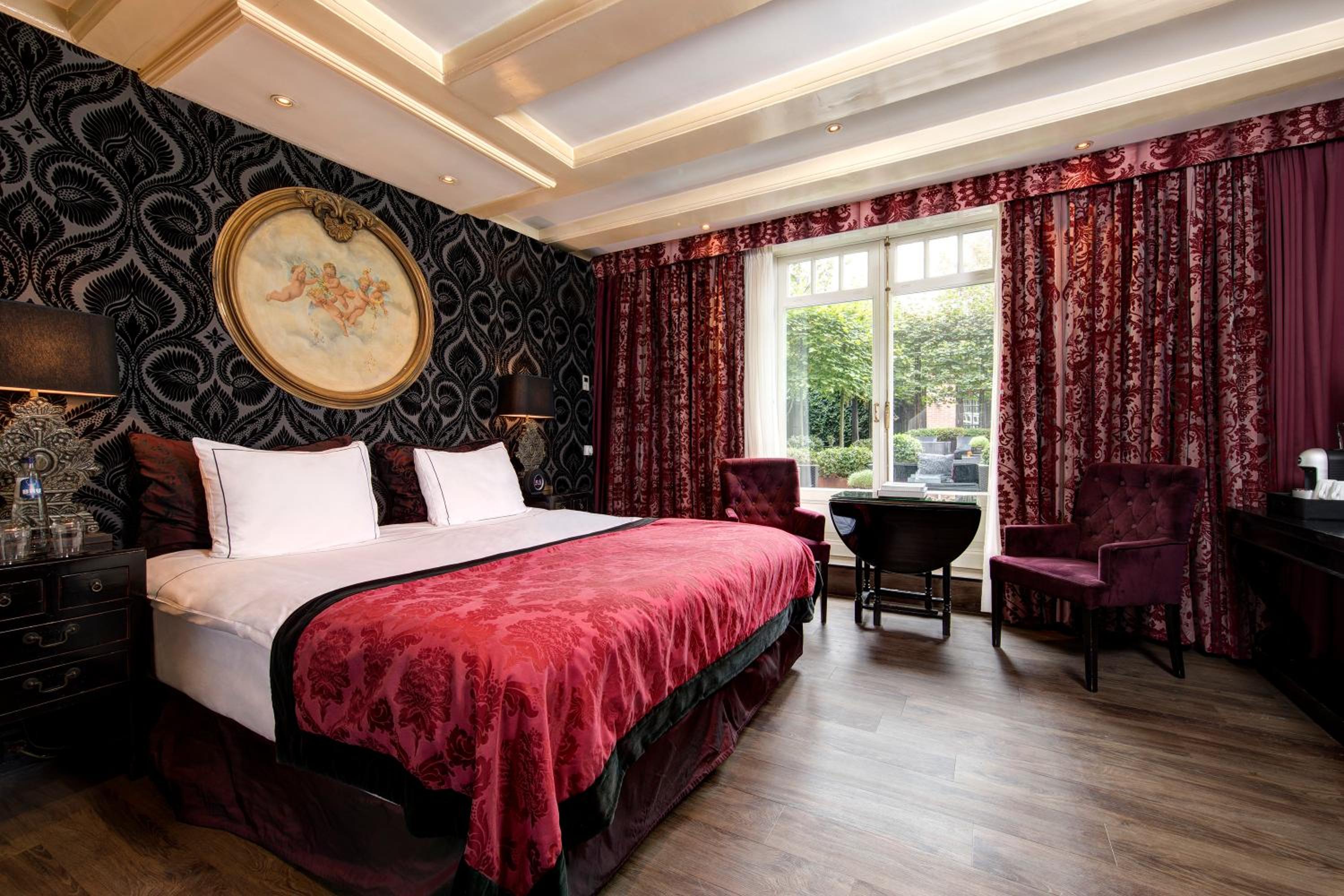 Deluxe Room Garden View with Spa Bath