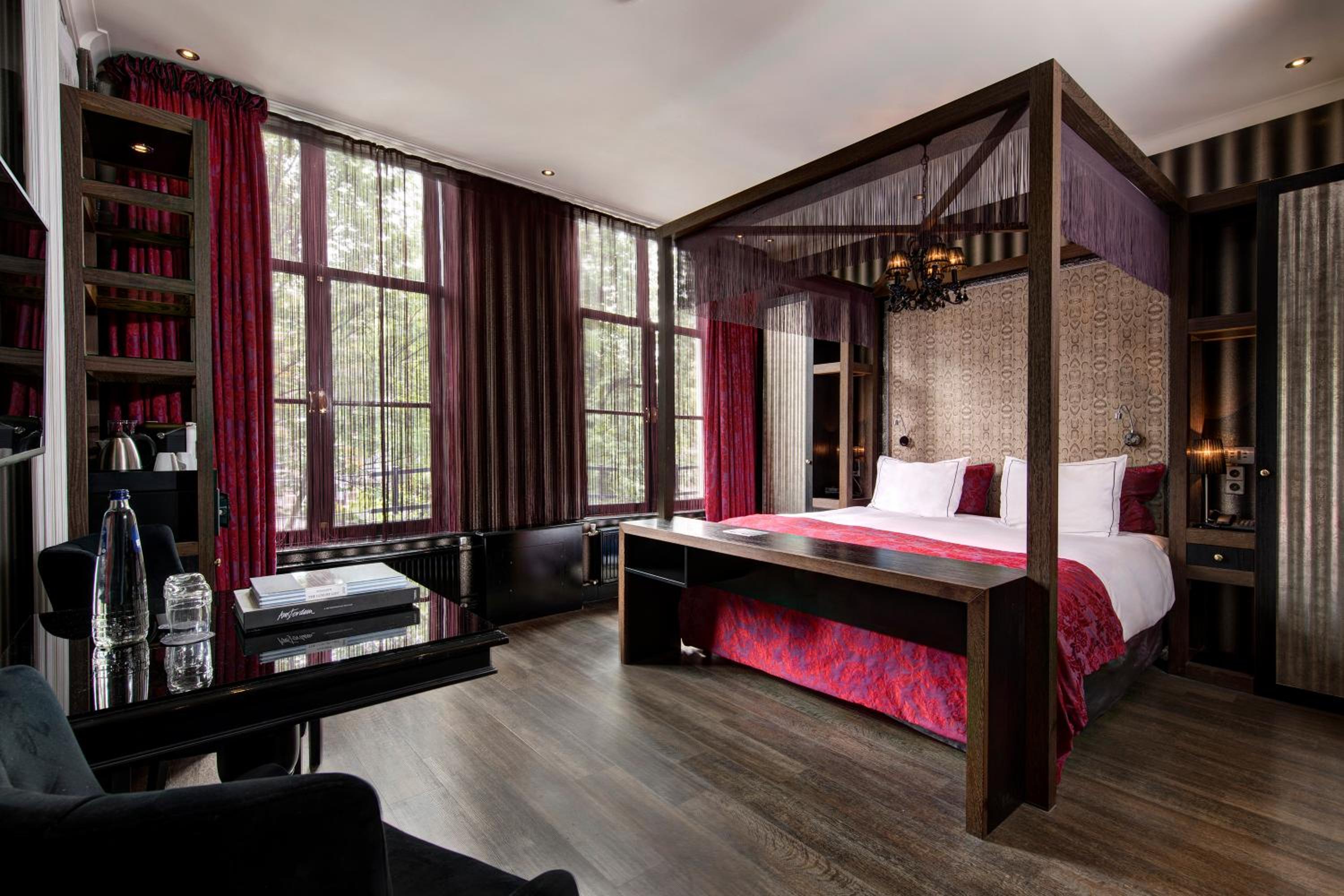 Superior Deluxe Room Canal View with Spa Bath
