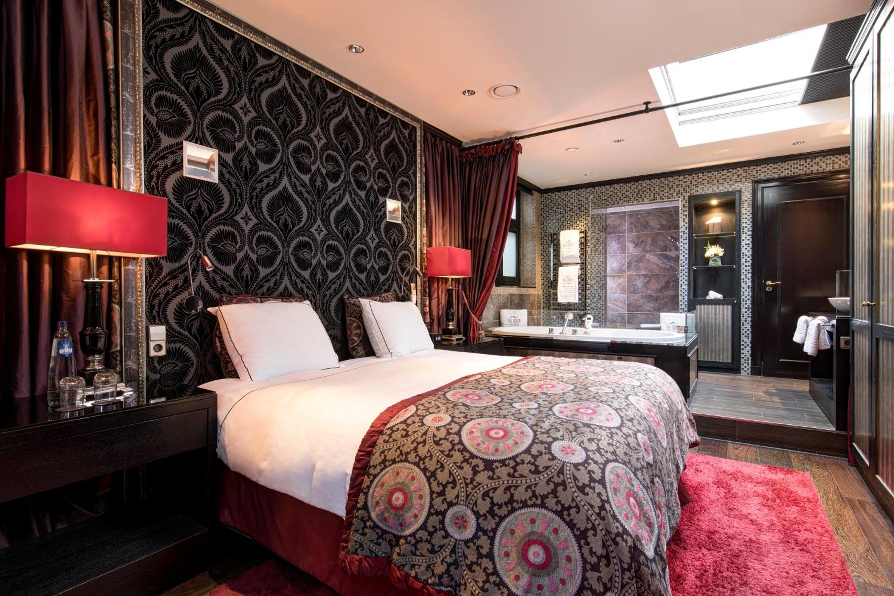 Executive Suite with Spa Bath