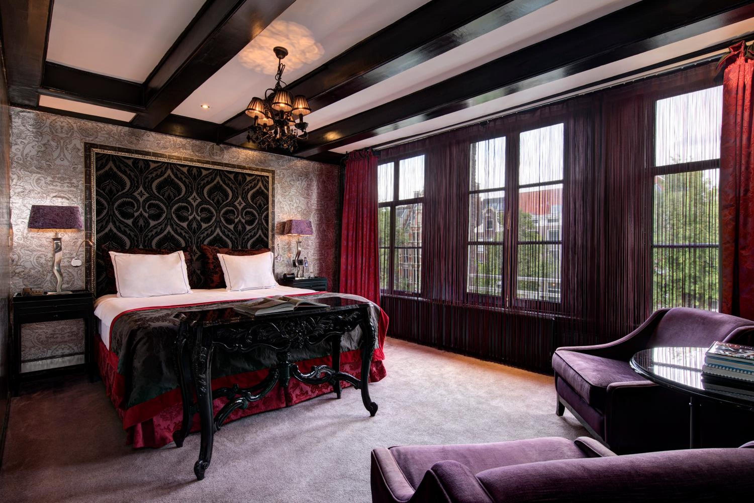Deluxe Room Canal View with Spa Bath