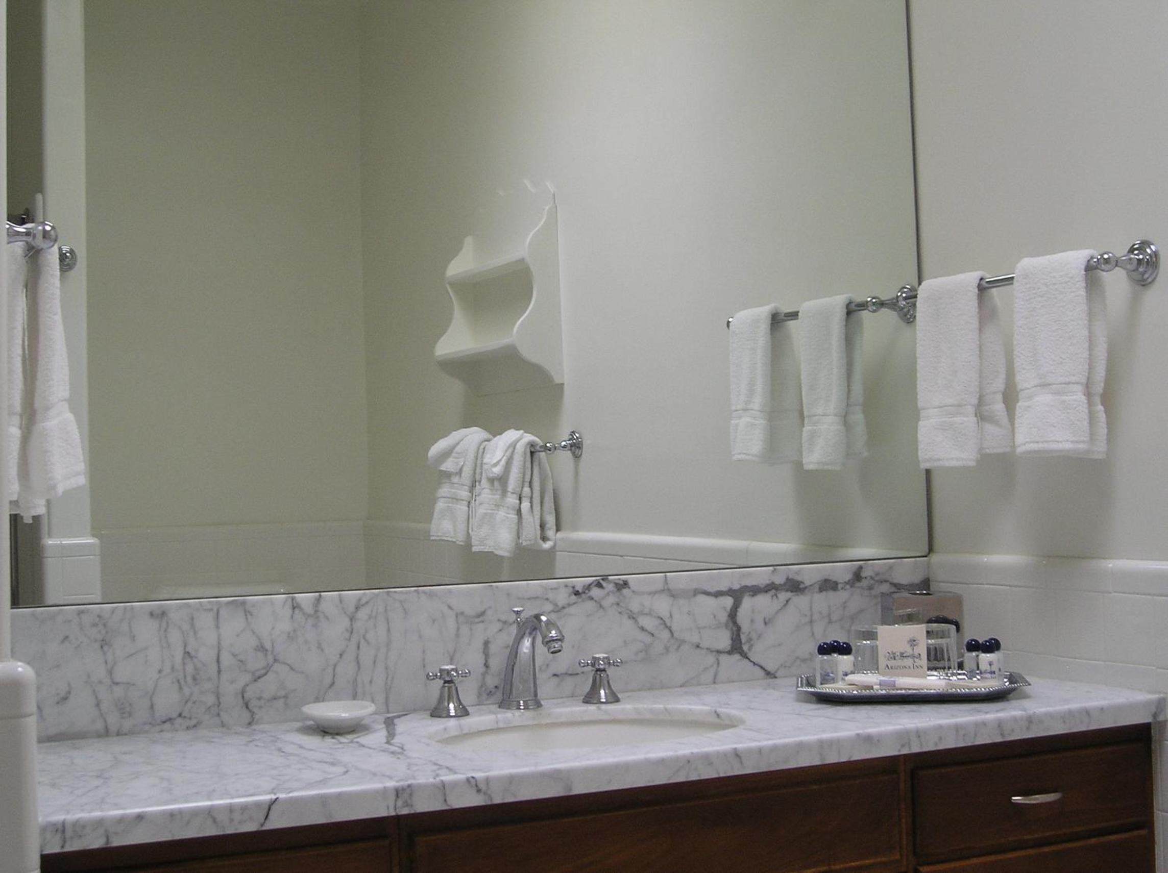 Standard King Room - Photo 2