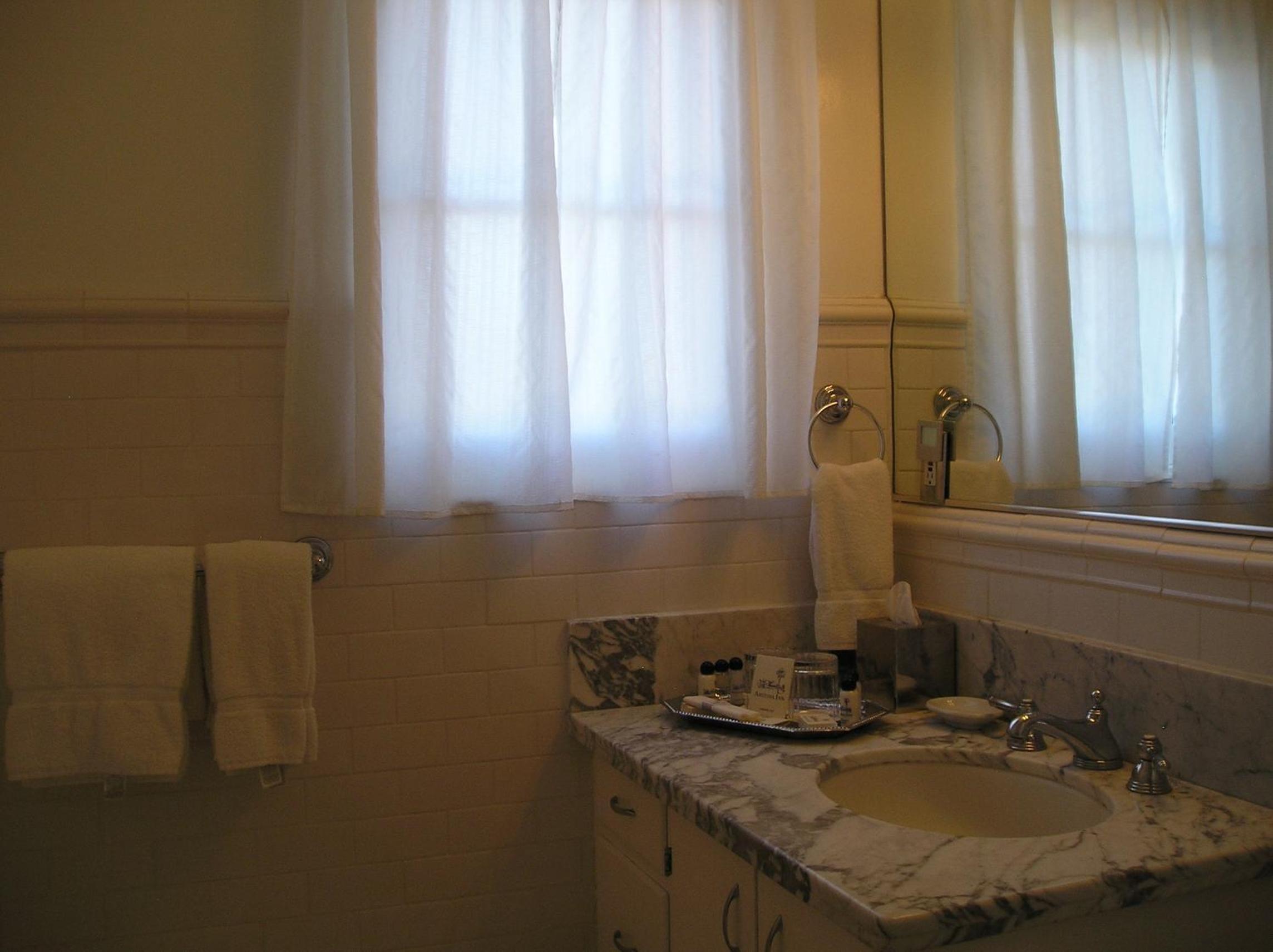 Deluxe Suite photo 2