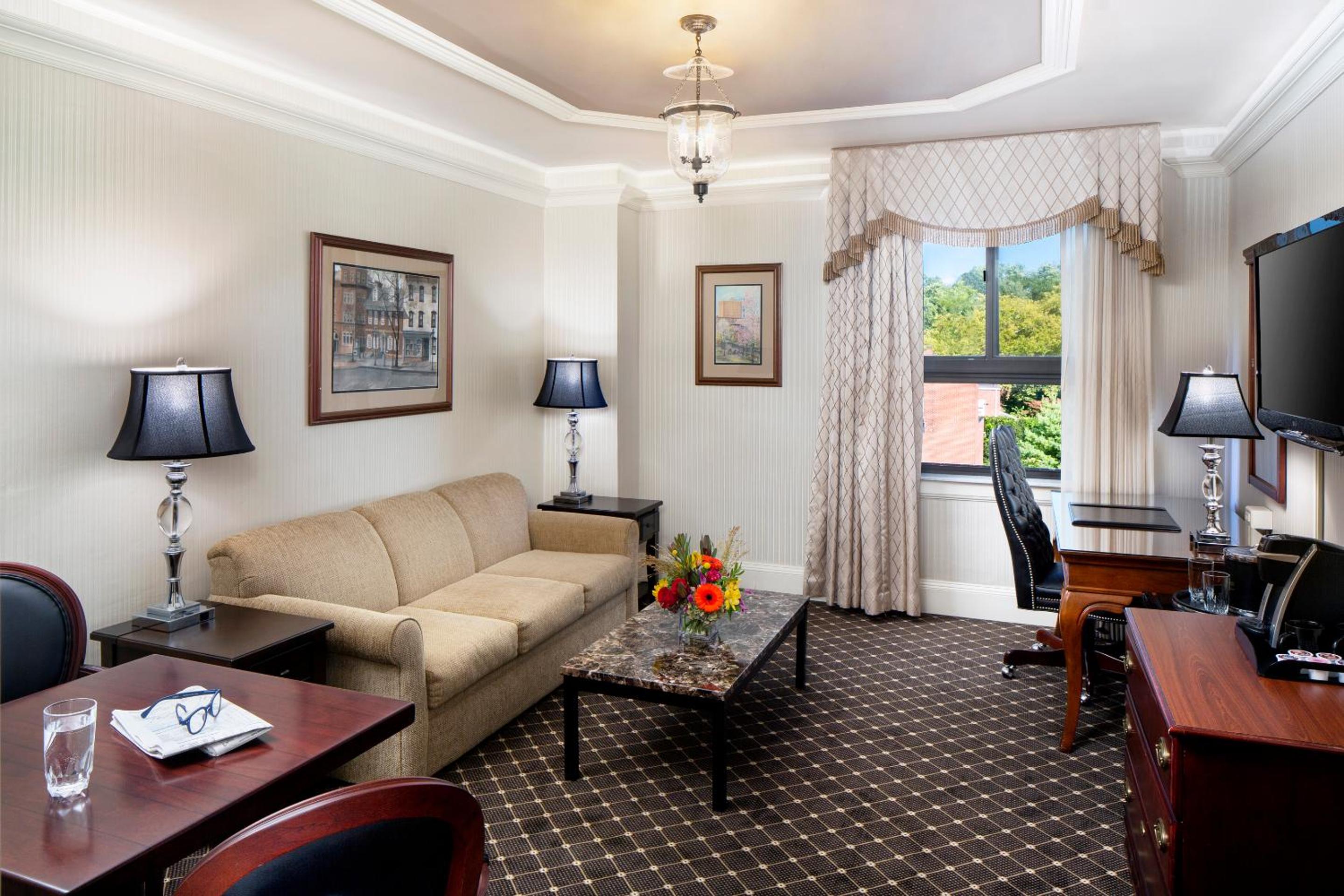 Deluxe Suite
