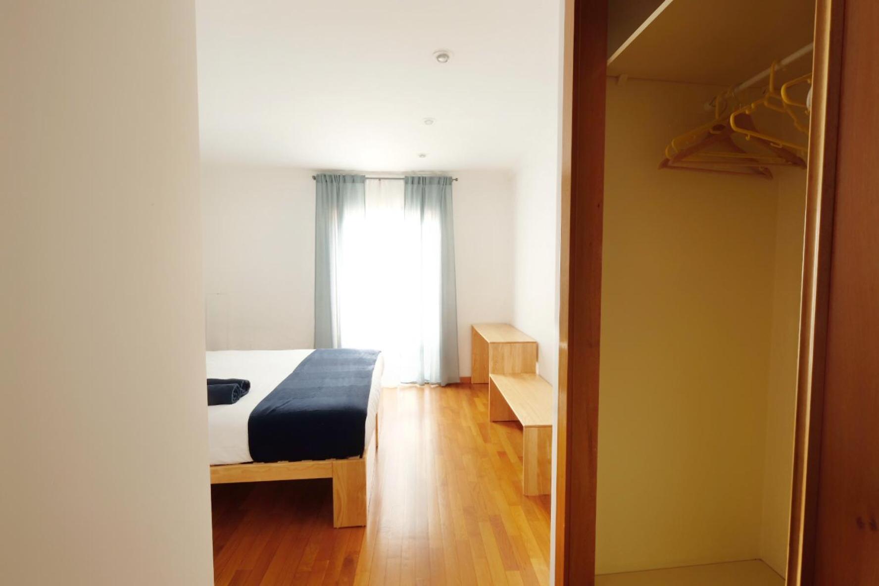 Double or Twin Room with Private Bathroom - Photo 2