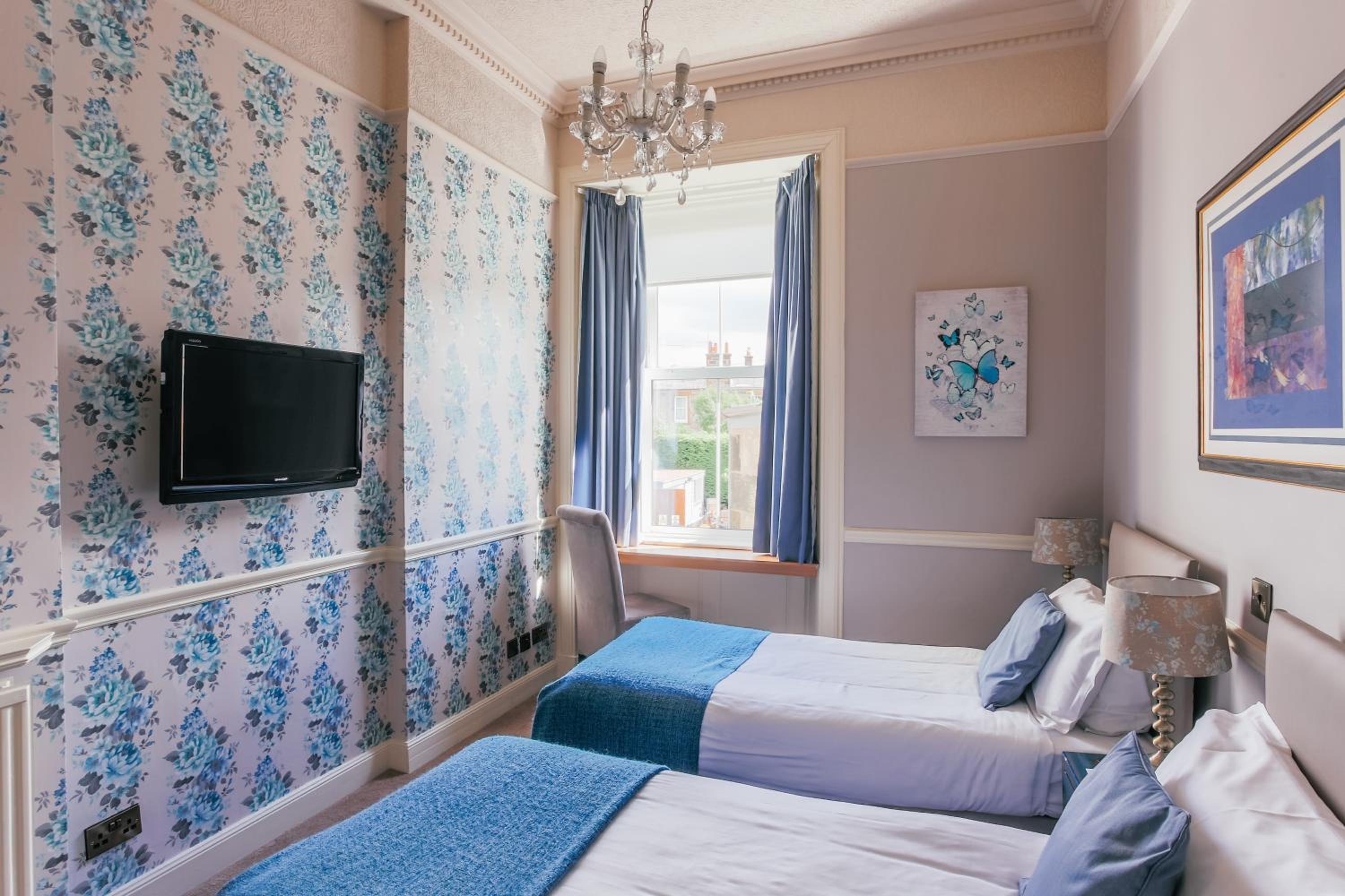 Classic Twin Room - Photo 1