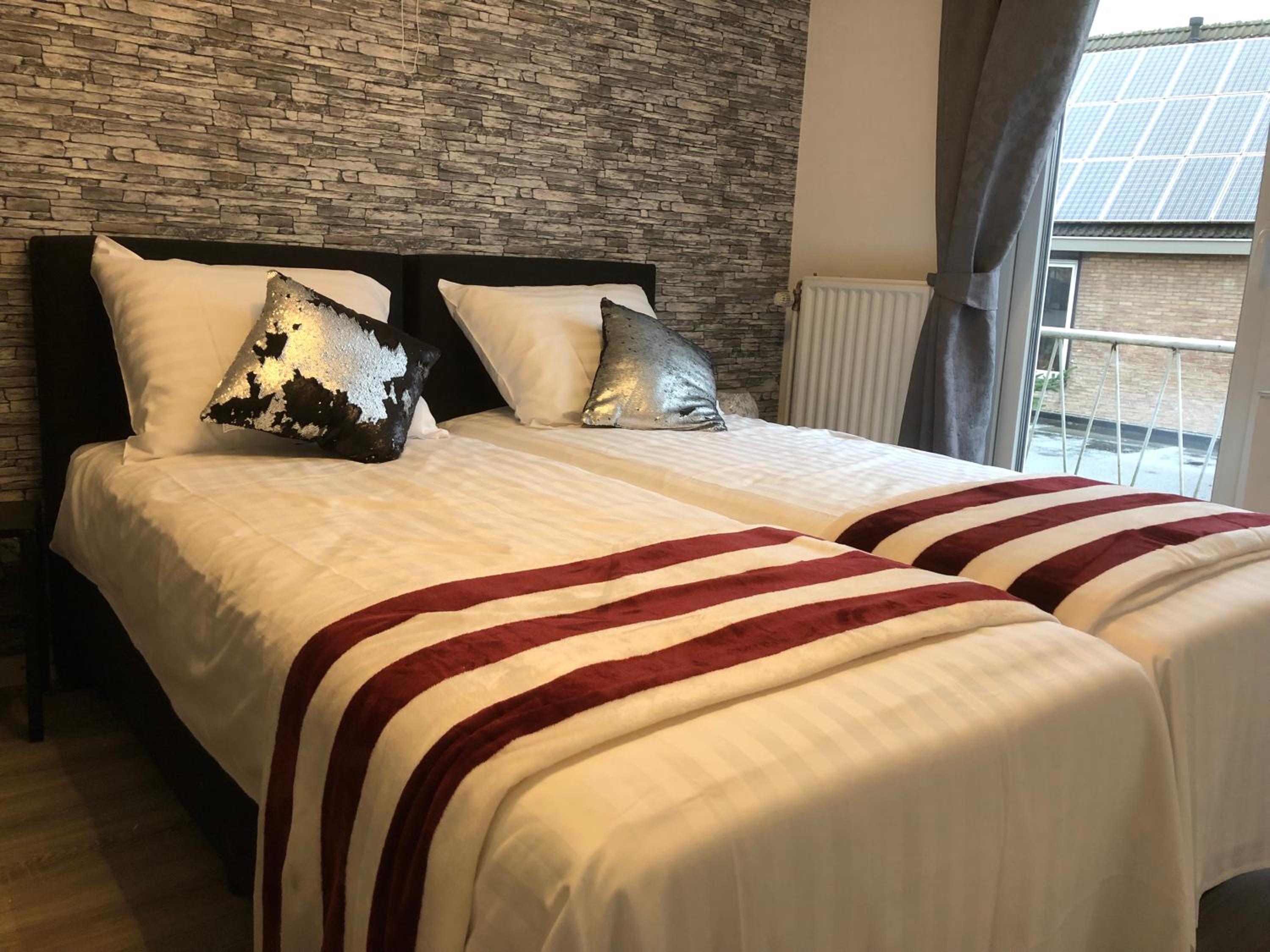 Standard Double Room with Shared Bathroom photo 2