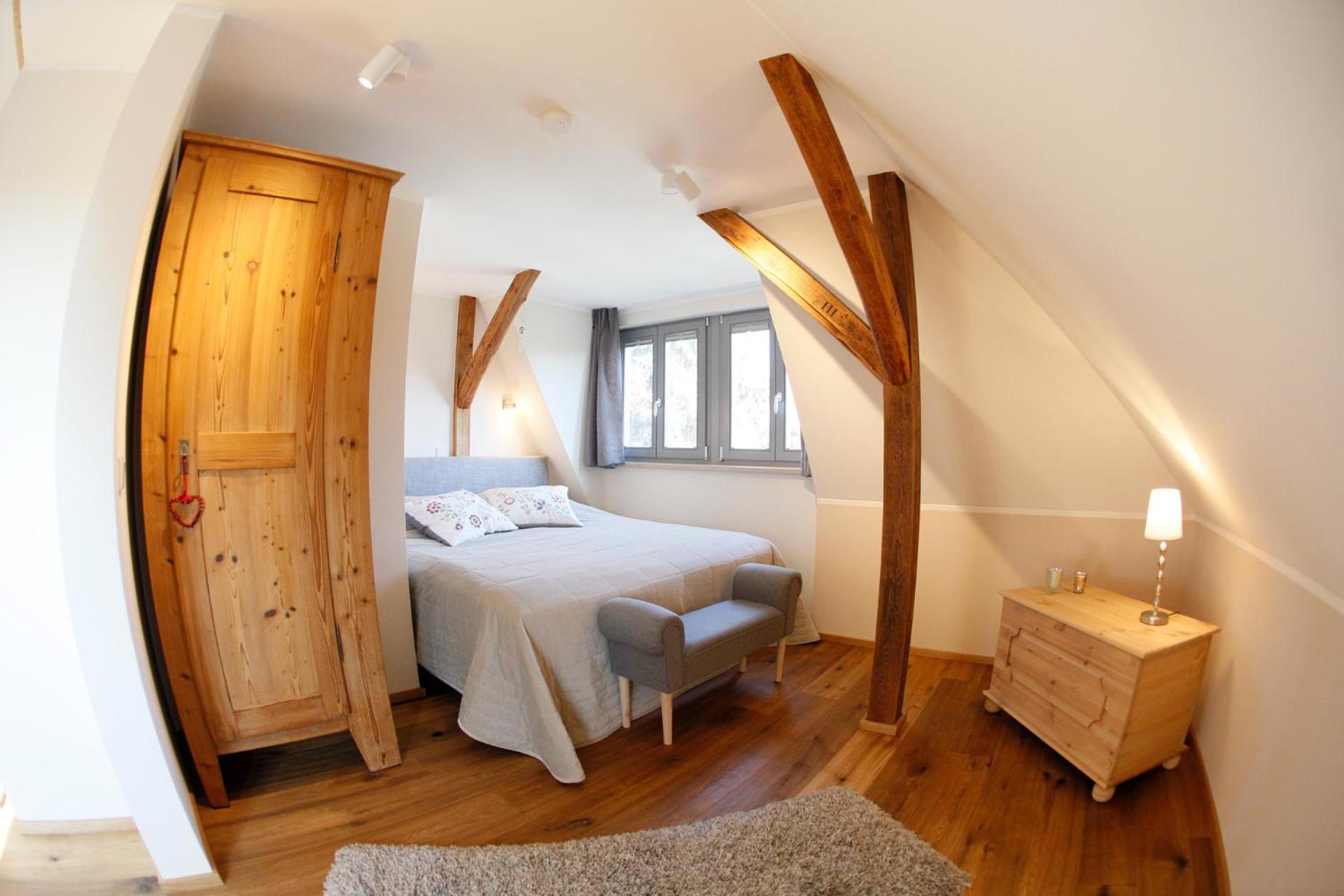 Studio Apartment - Photo 1