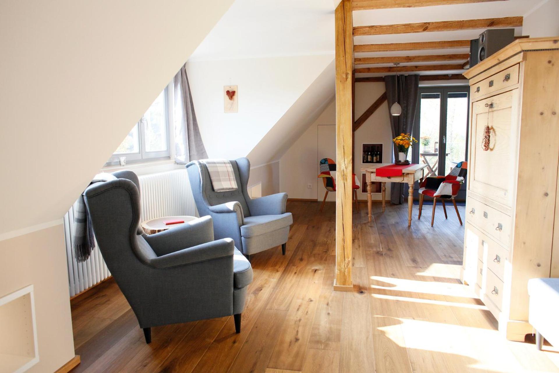 Studio Apartment - Photo 8