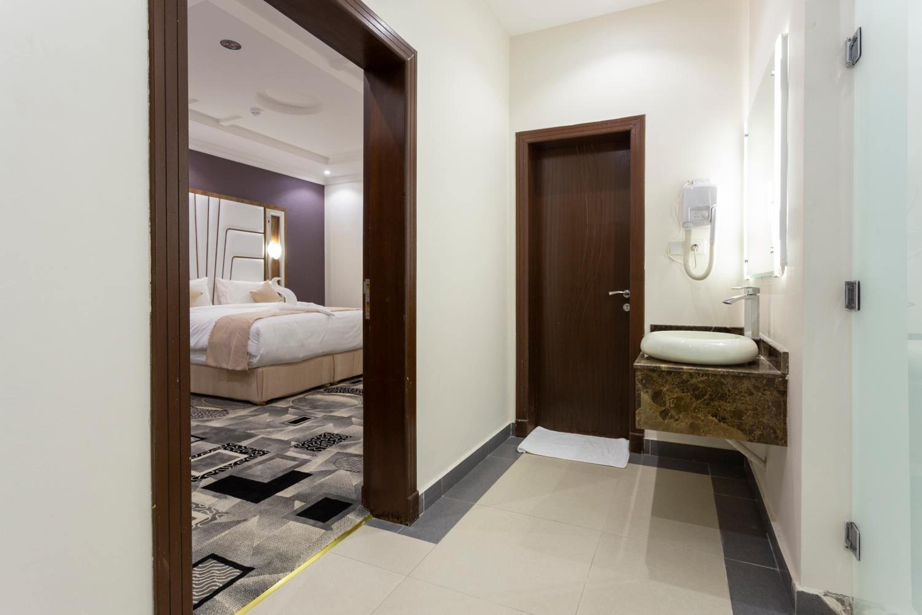 VIP Room with Jacuzzi Room