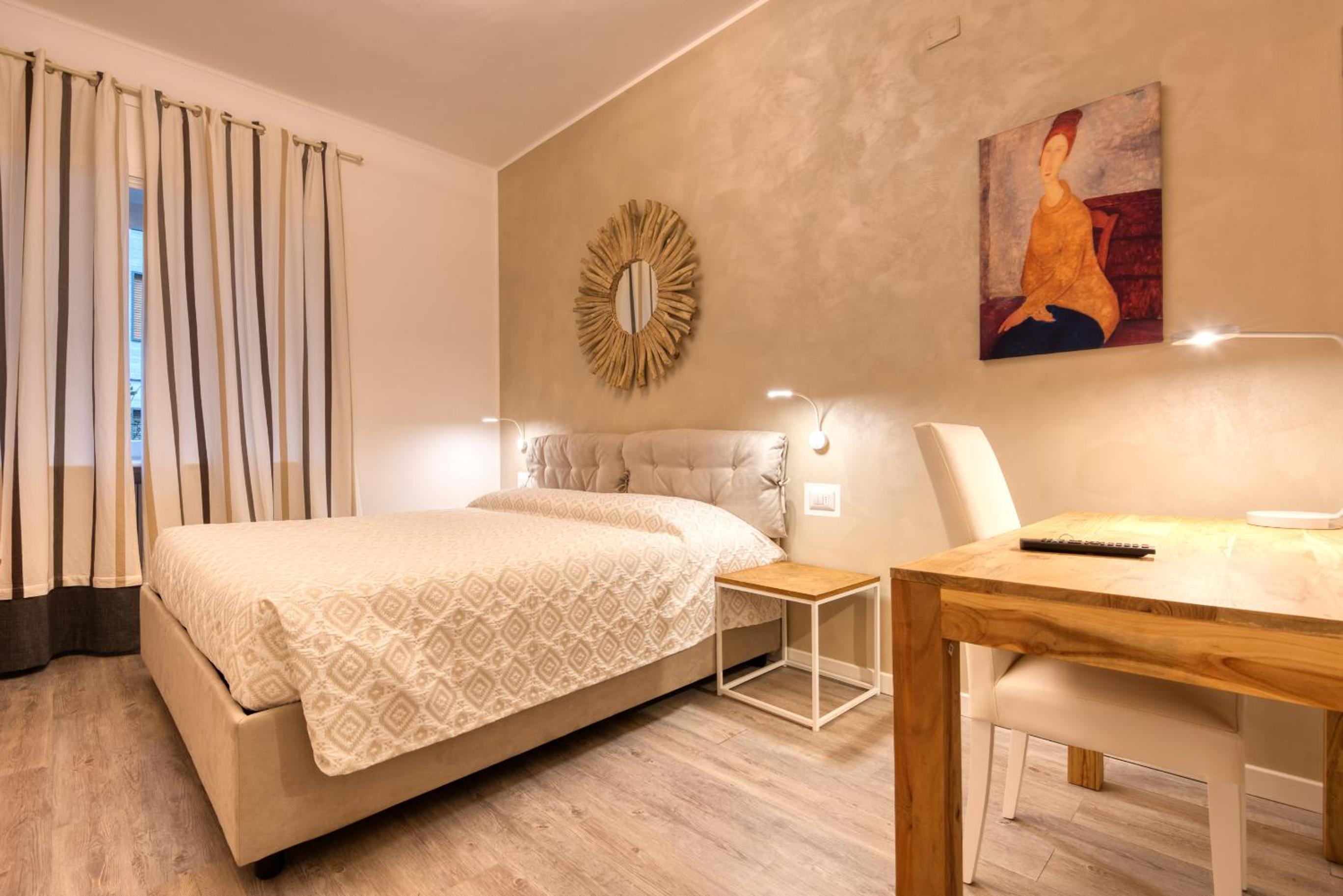 Double Room with Shared Bathroom photo 3