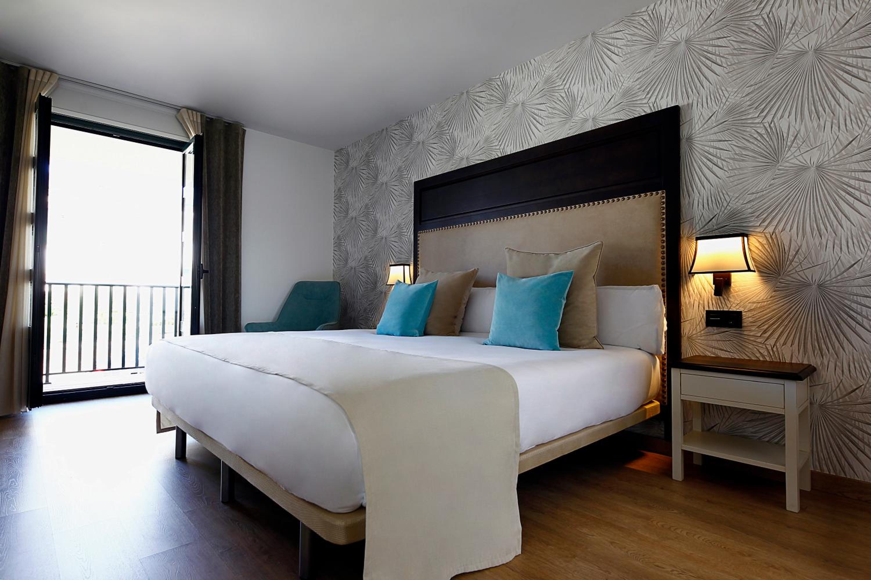 Junior Suite with Balcony
