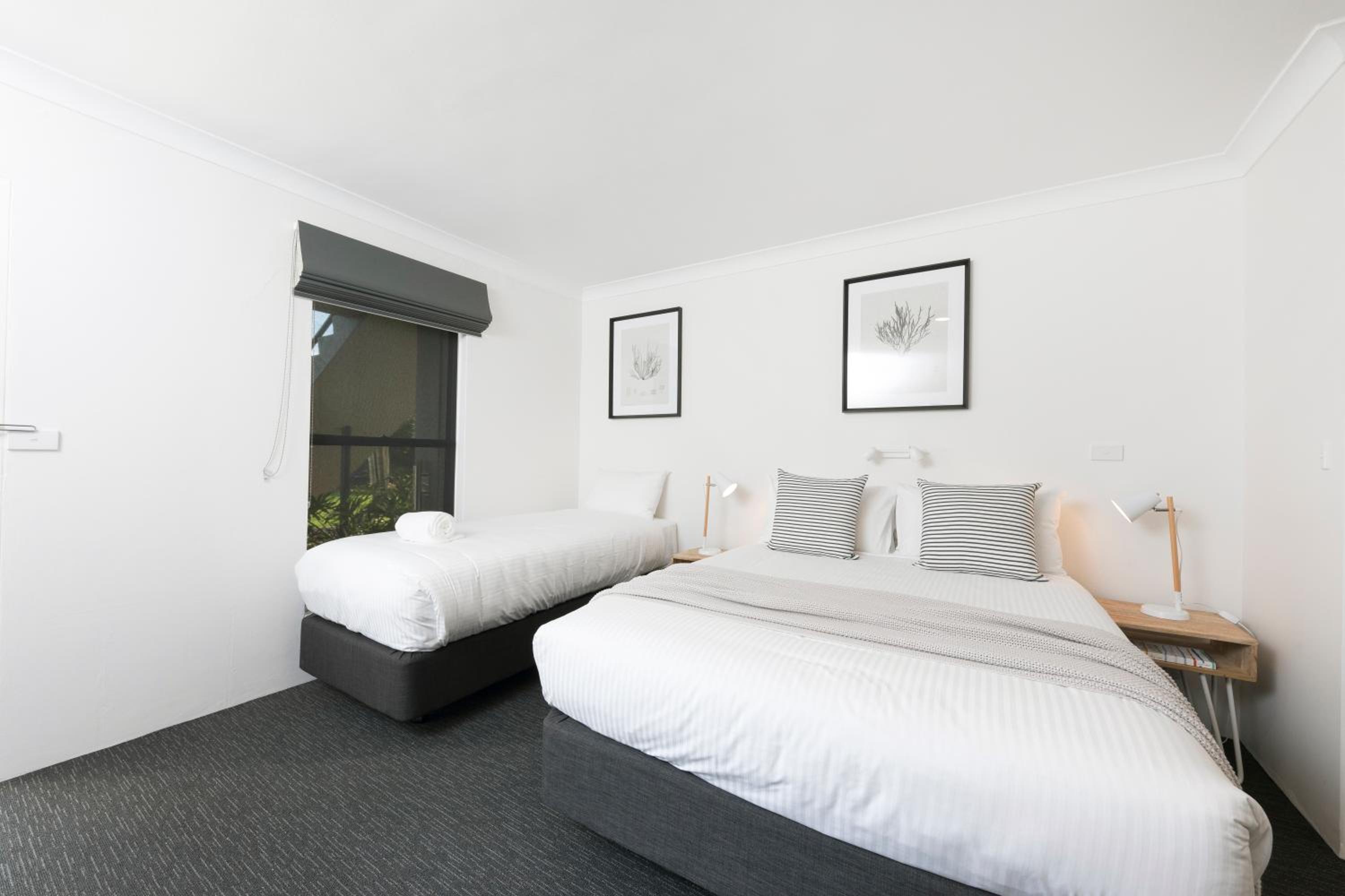 Standard Twin Room - Photo 6