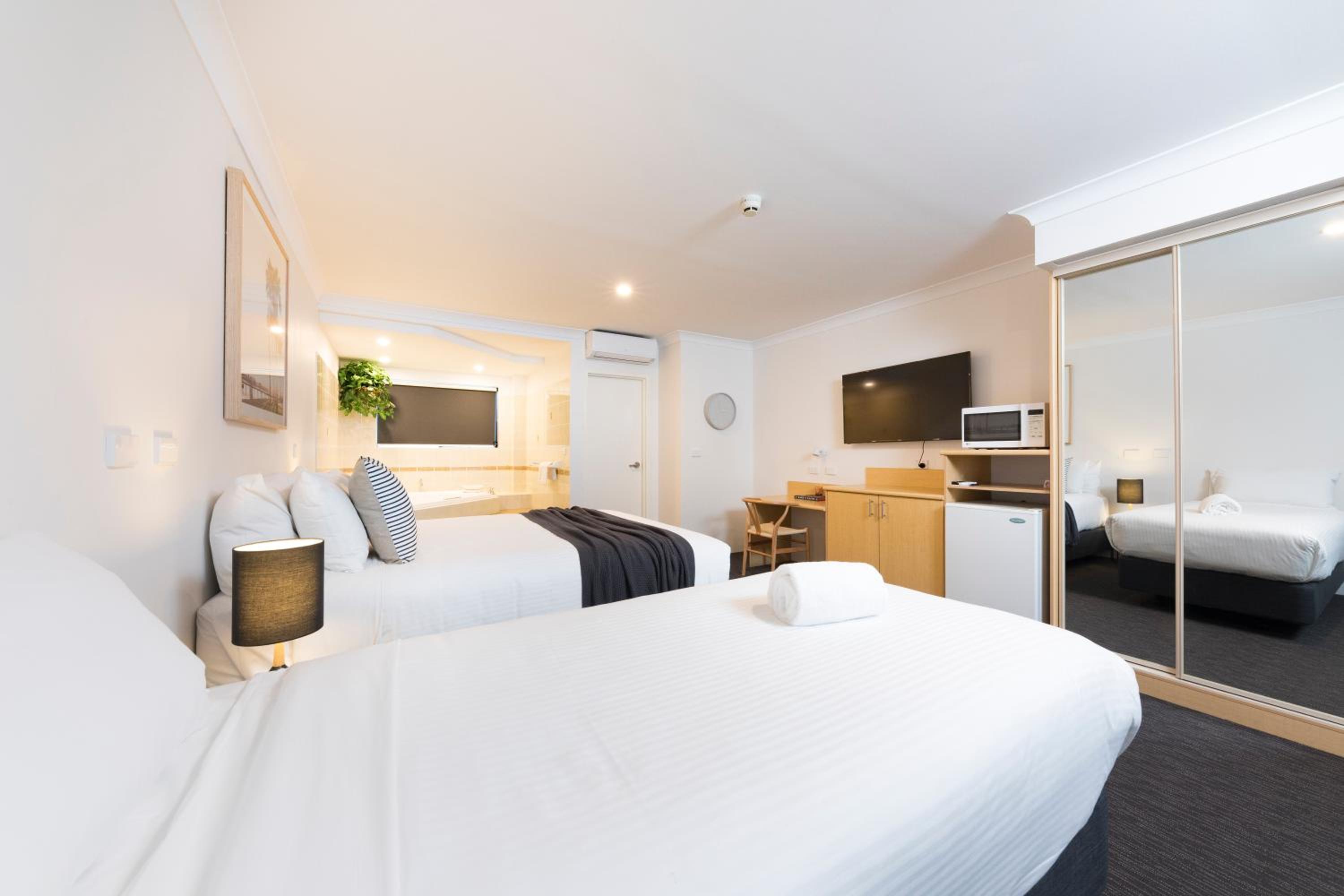 Deluxe Twin Room - Photo 4