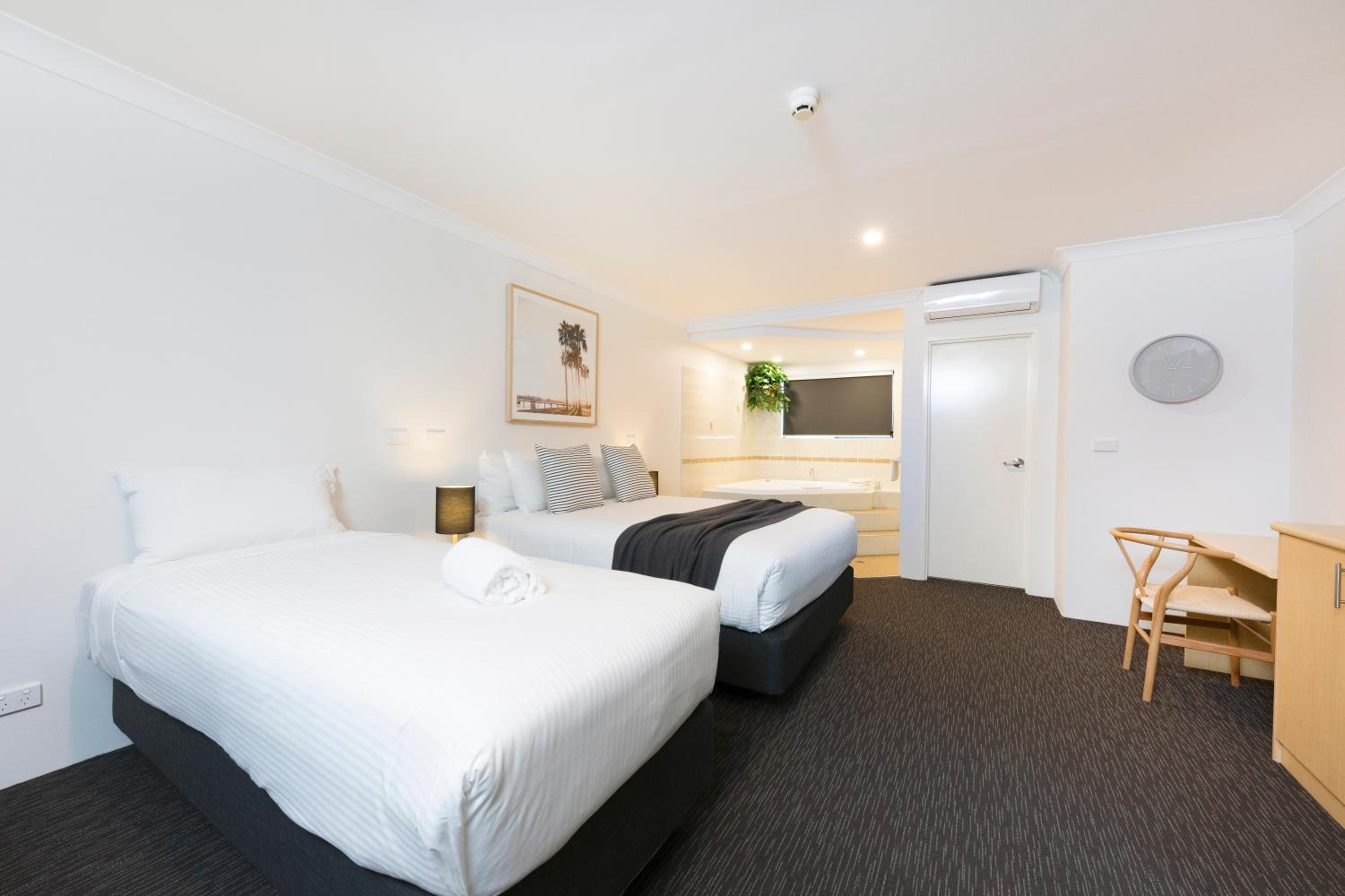 Deluxe Twin Room - Photo 5