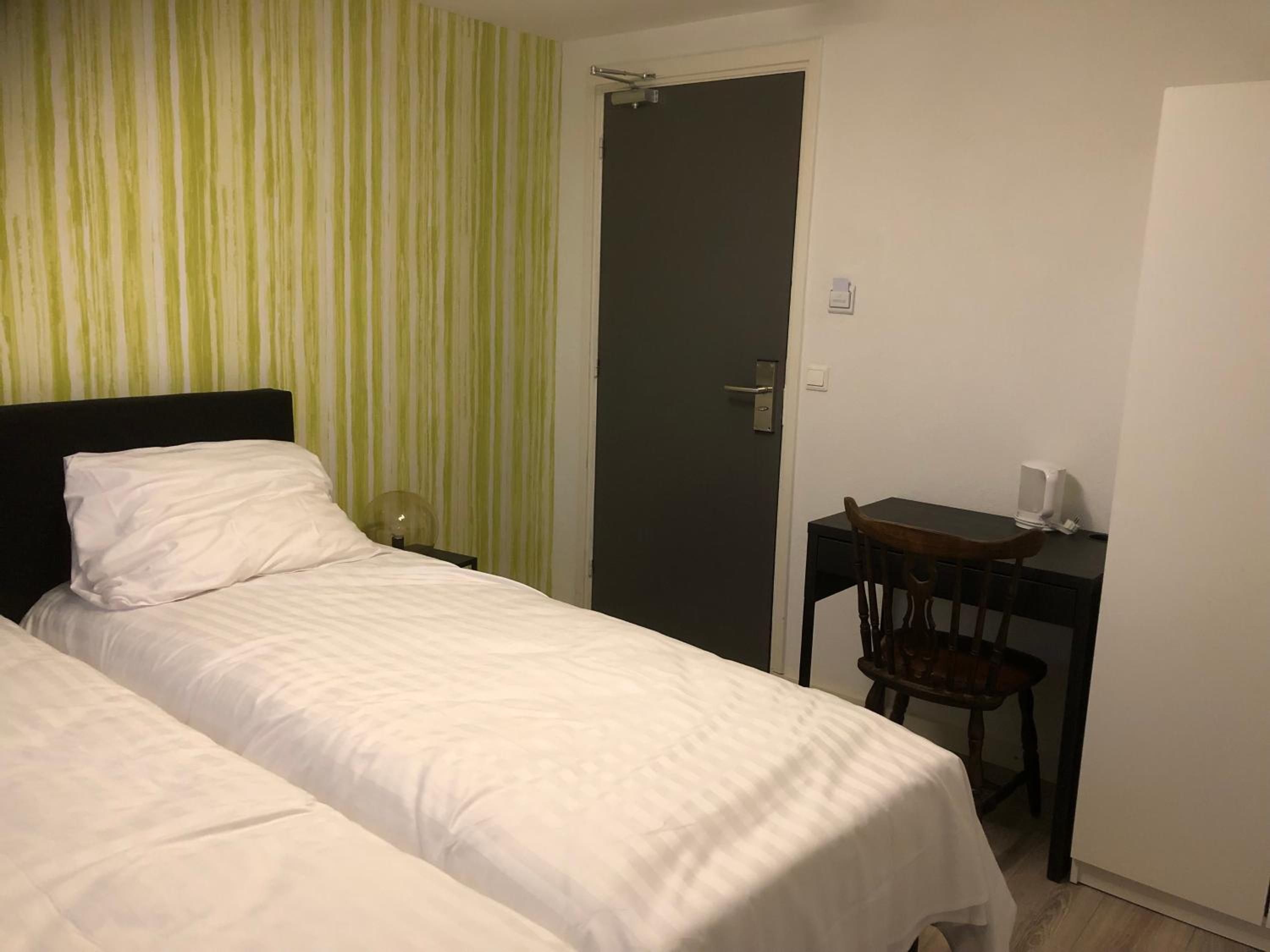 Standard Double Room with Shared Bathroom photo 2